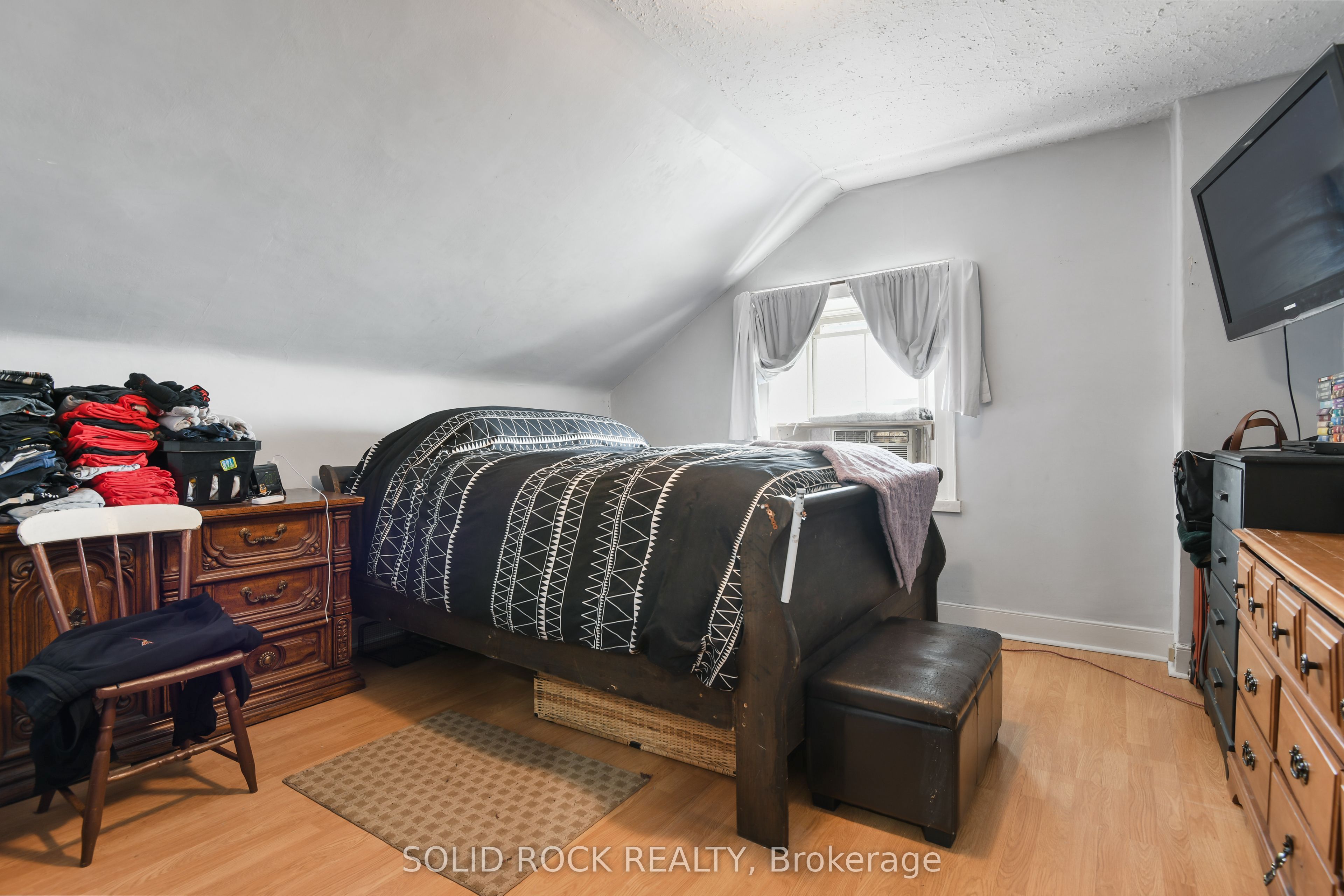 28 Wilson Street W Property Photo 14