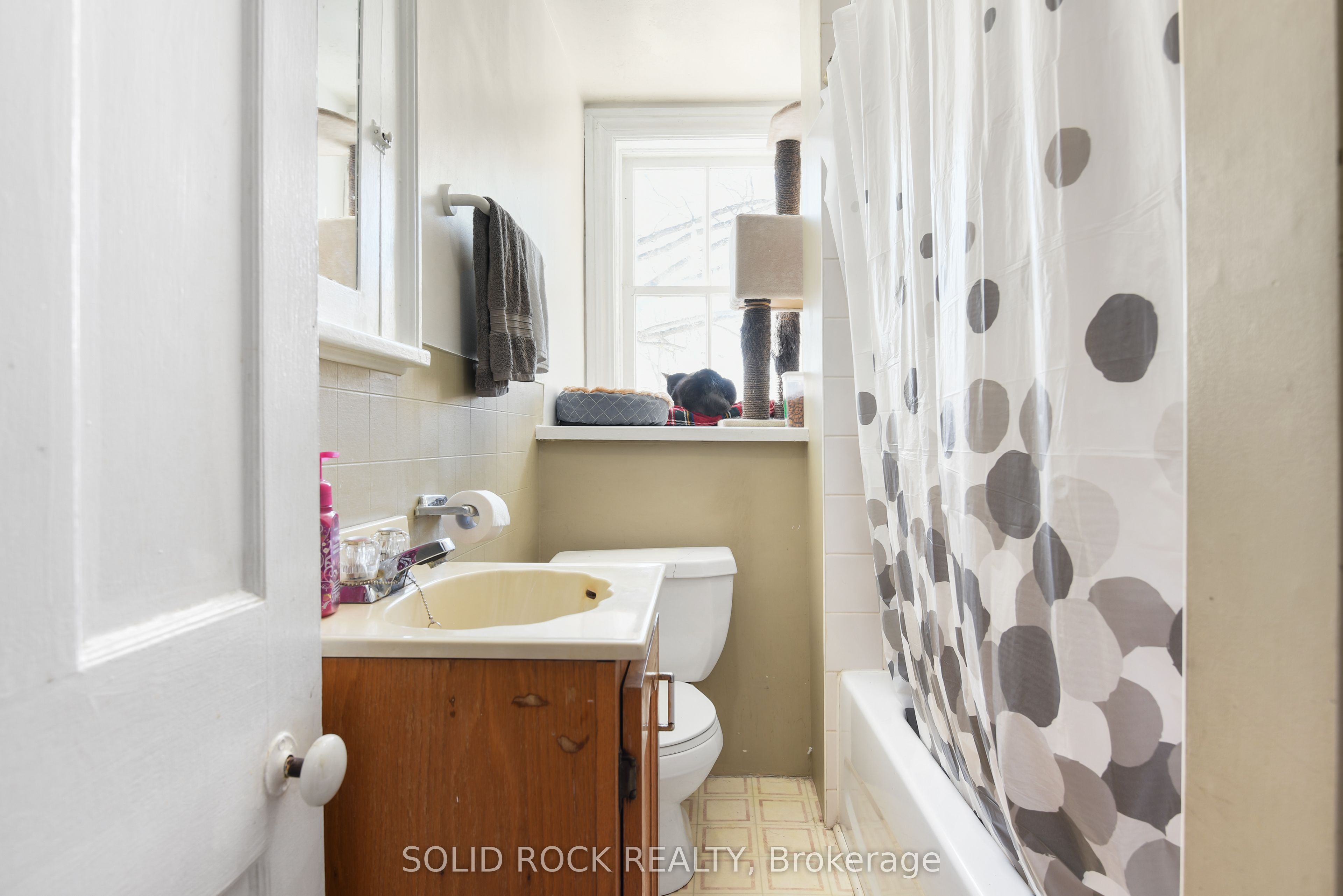 28 Wilson Street W Property Photo 16