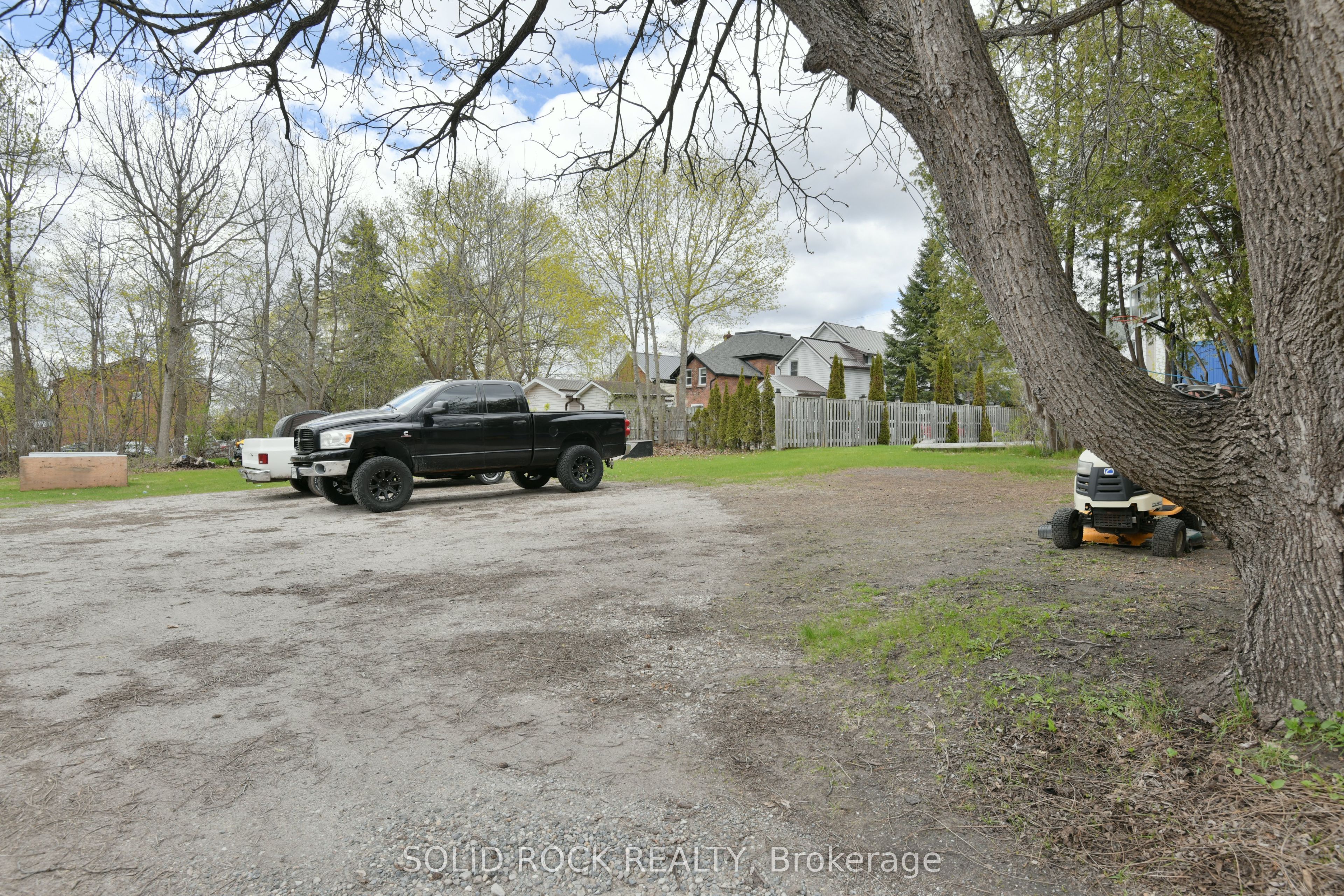28 Wilson Street W Property Photo 17