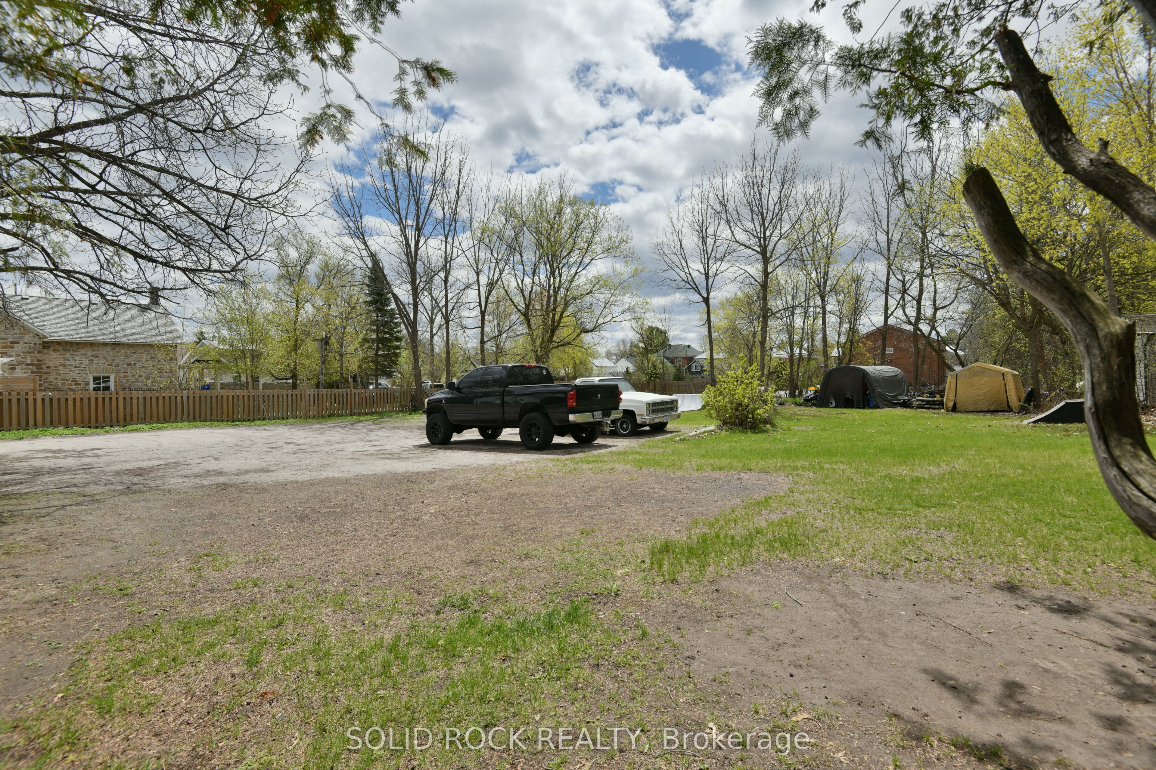 28 Wilson Street W Property Photo 19