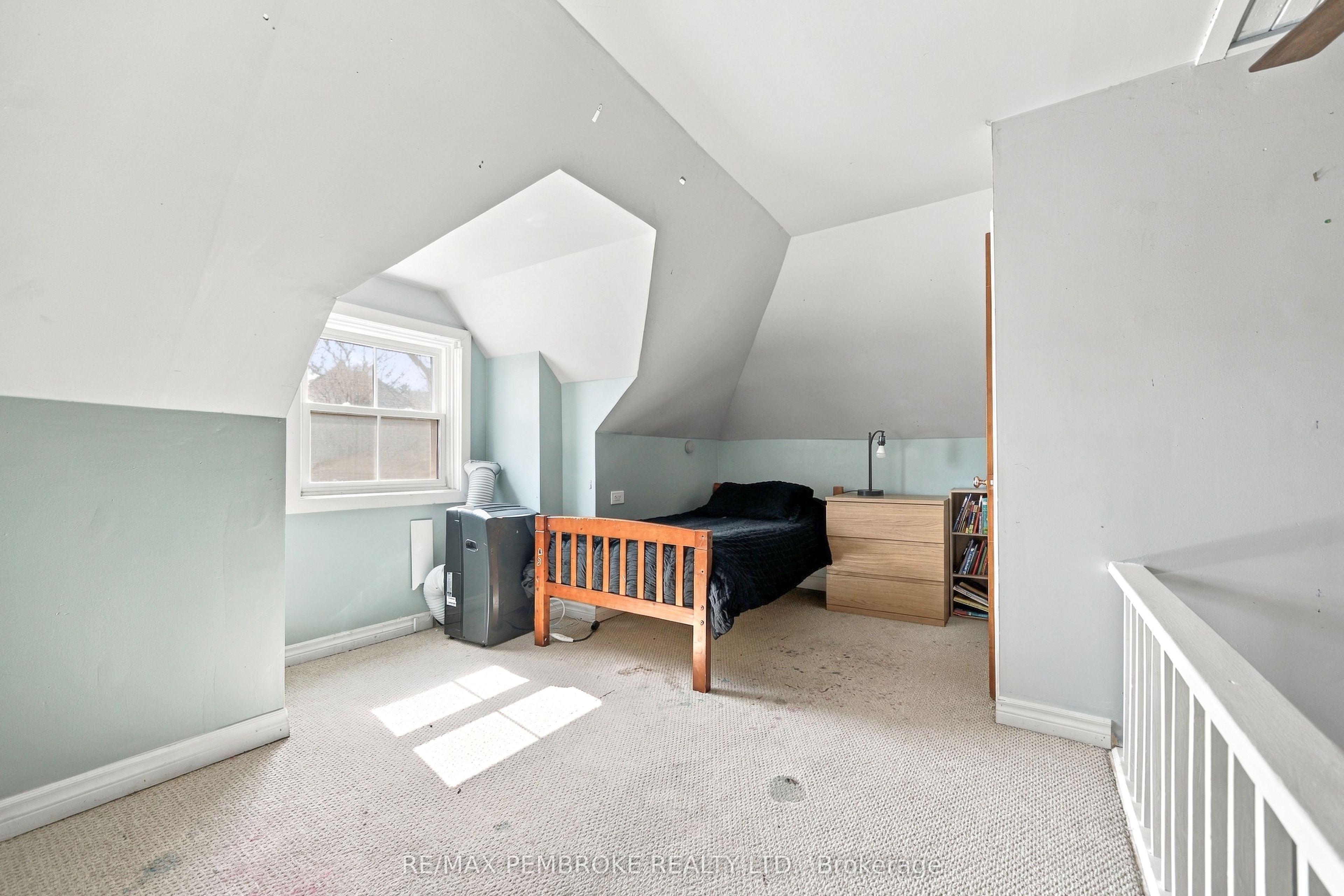 296 First Avenue N Property Photo 37