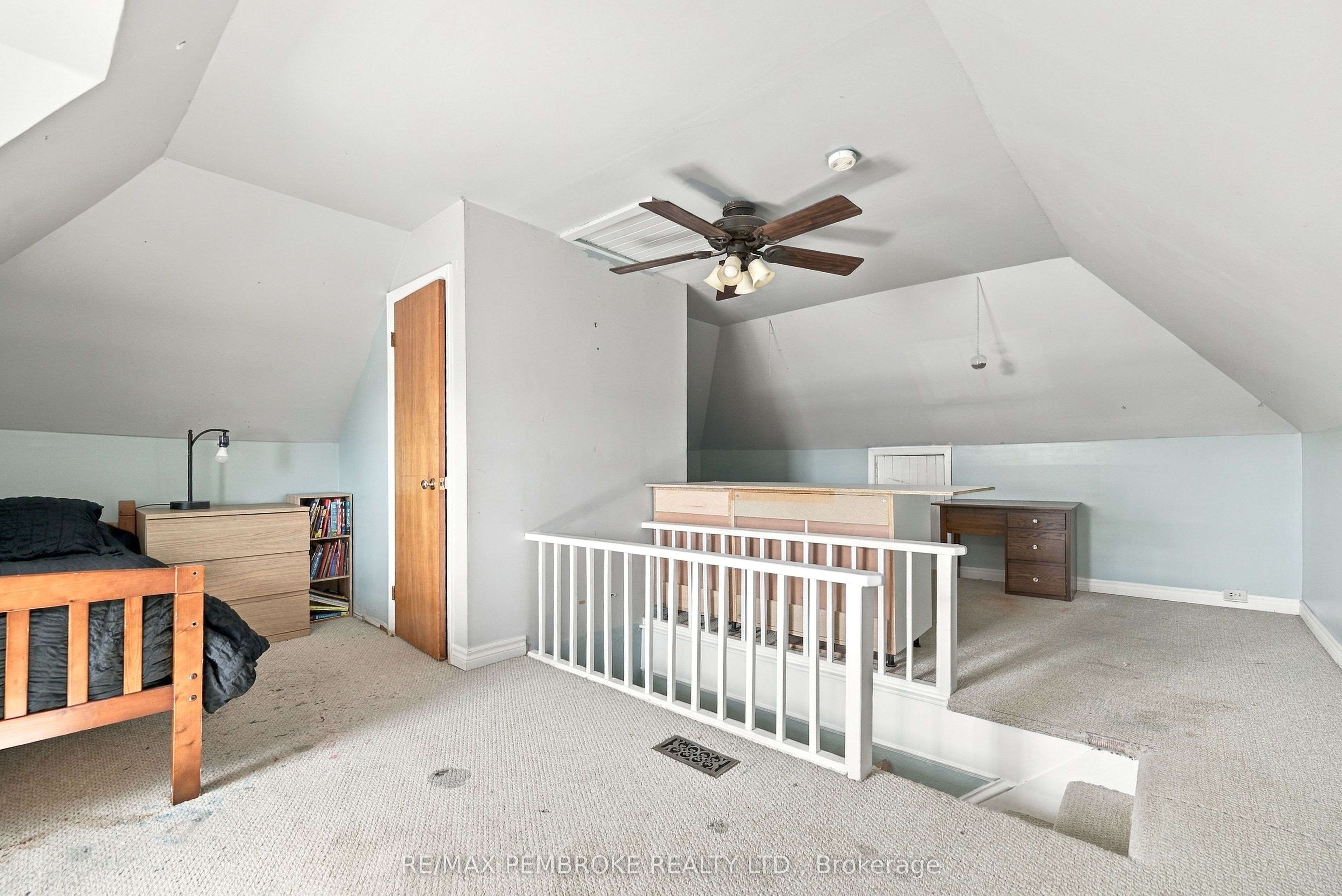 296 First Avenue N Property Photo 38