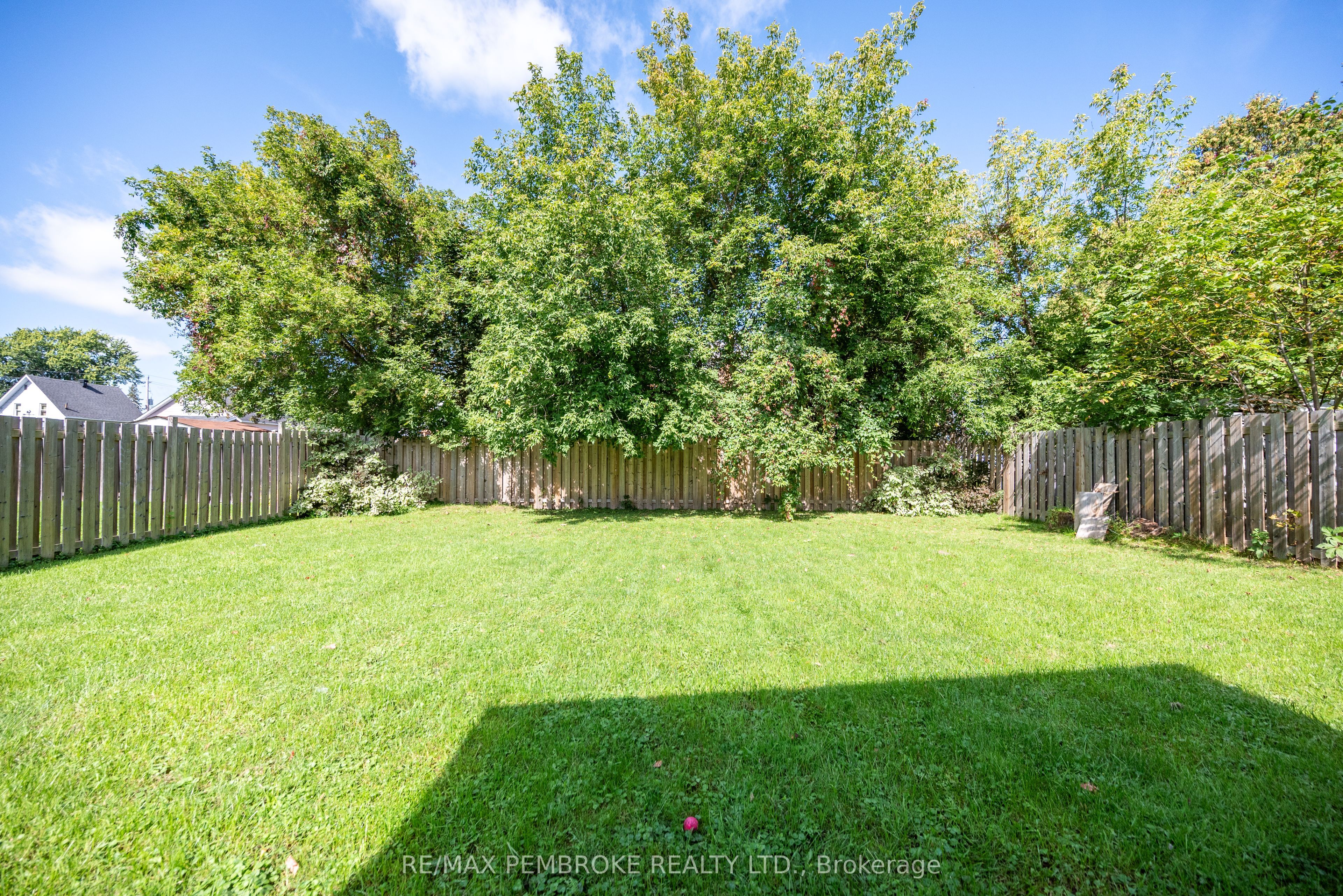 296 First Avenue N Property Photo 47
