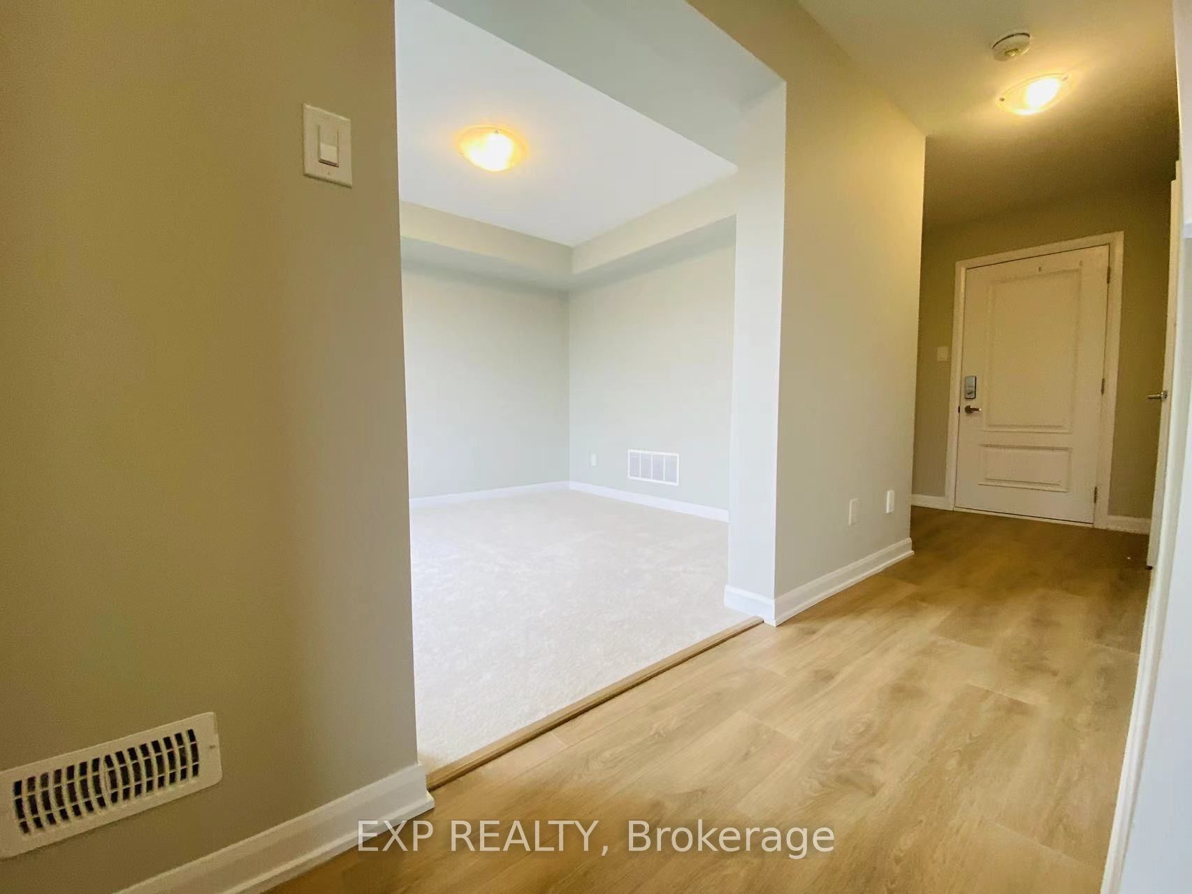 1075 Speedvale Court Property Photo 3