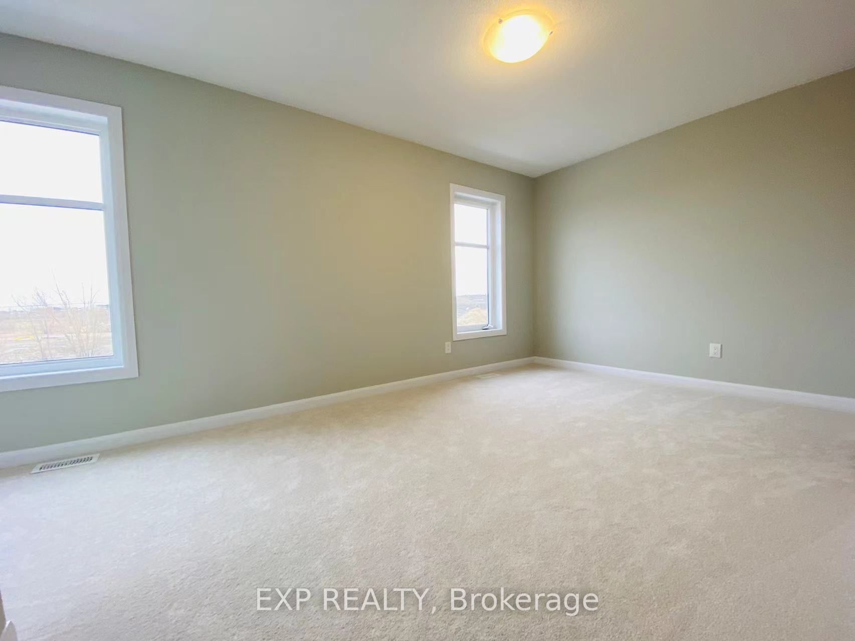 1075 Speedvale Court Property Photo 15