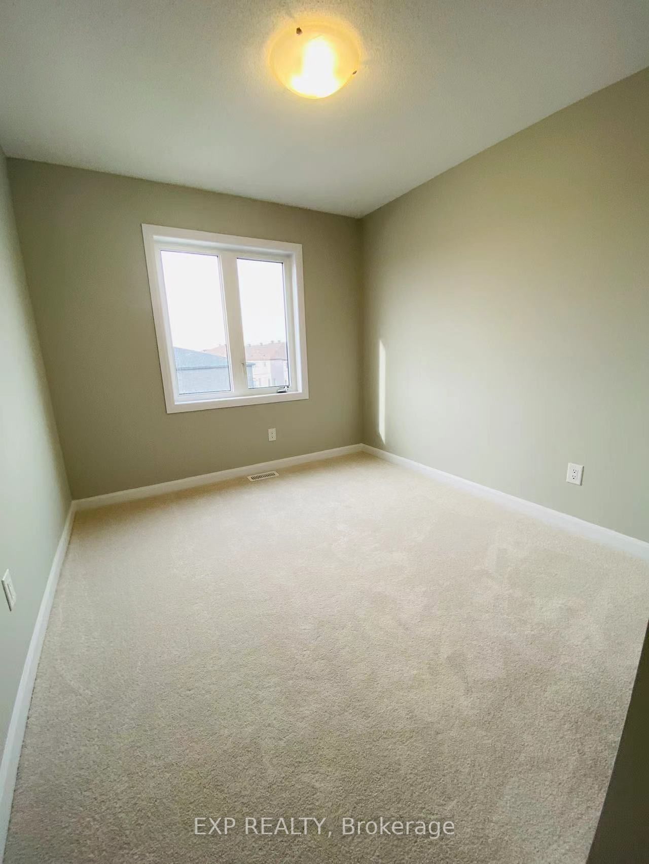 1075 Speedvale Court Property Photo 18
