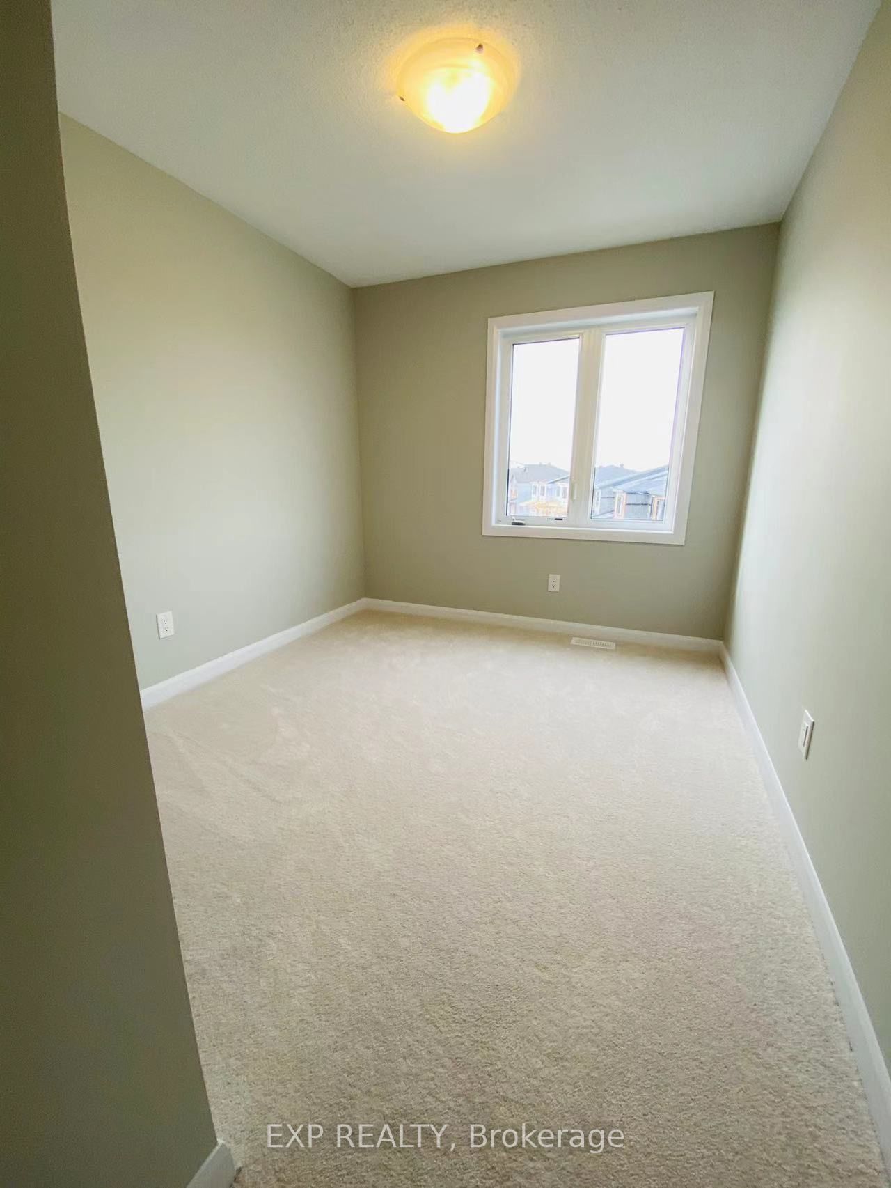 1075 Speedvale Court Property Photo 19