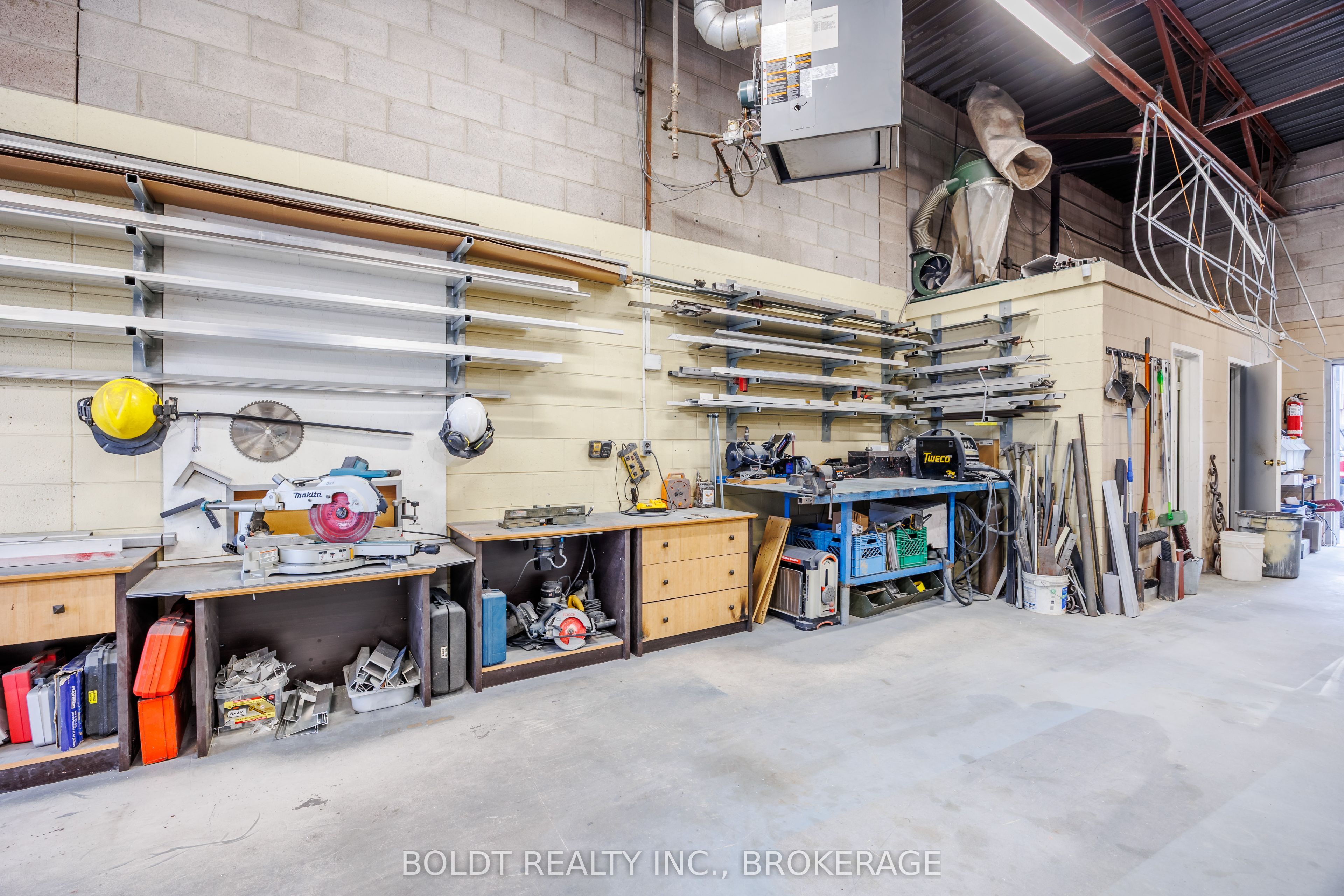 52 Scott Street W 3 Property Photo 11