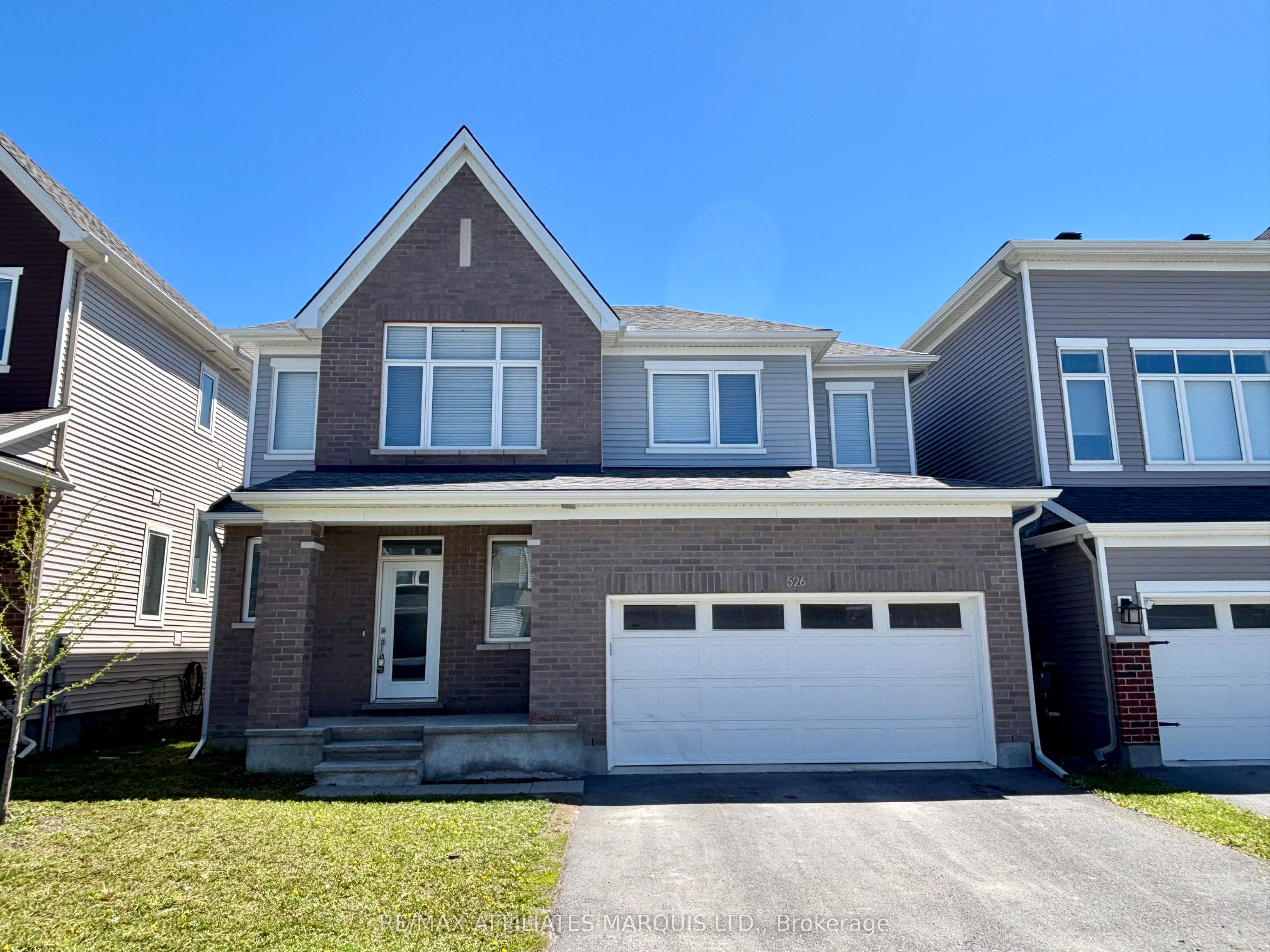 526 Sturnidae Street Property Photo 1
