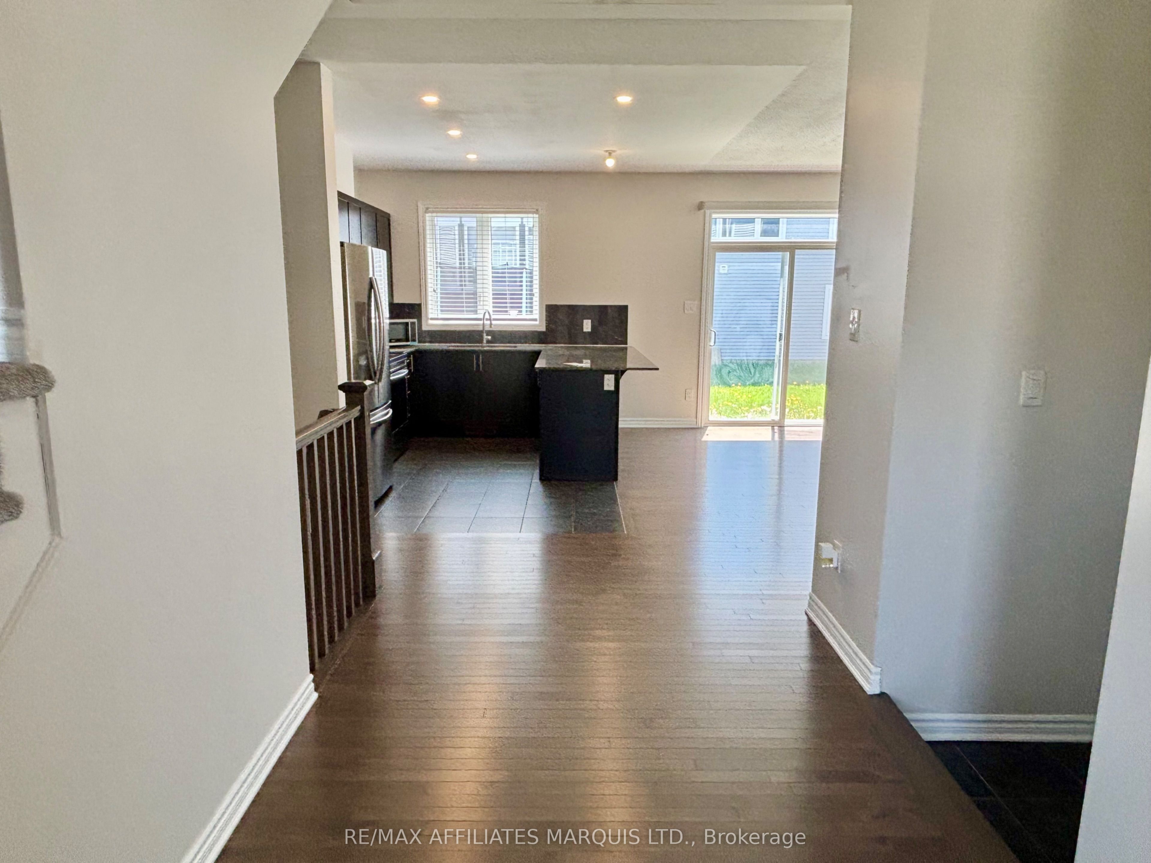 526 Sturnidae Street Property Photo 5
