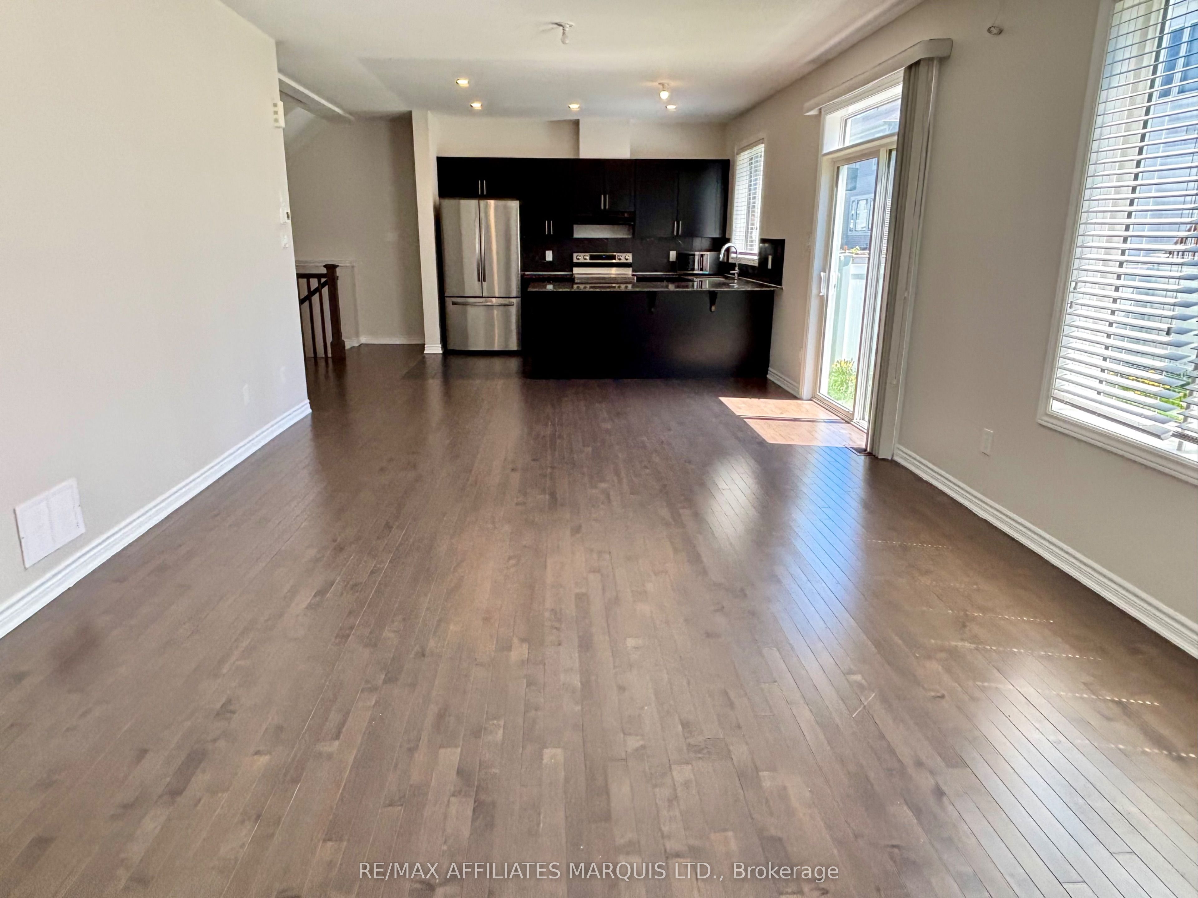 526 Sturnidae Street Property Photo 12