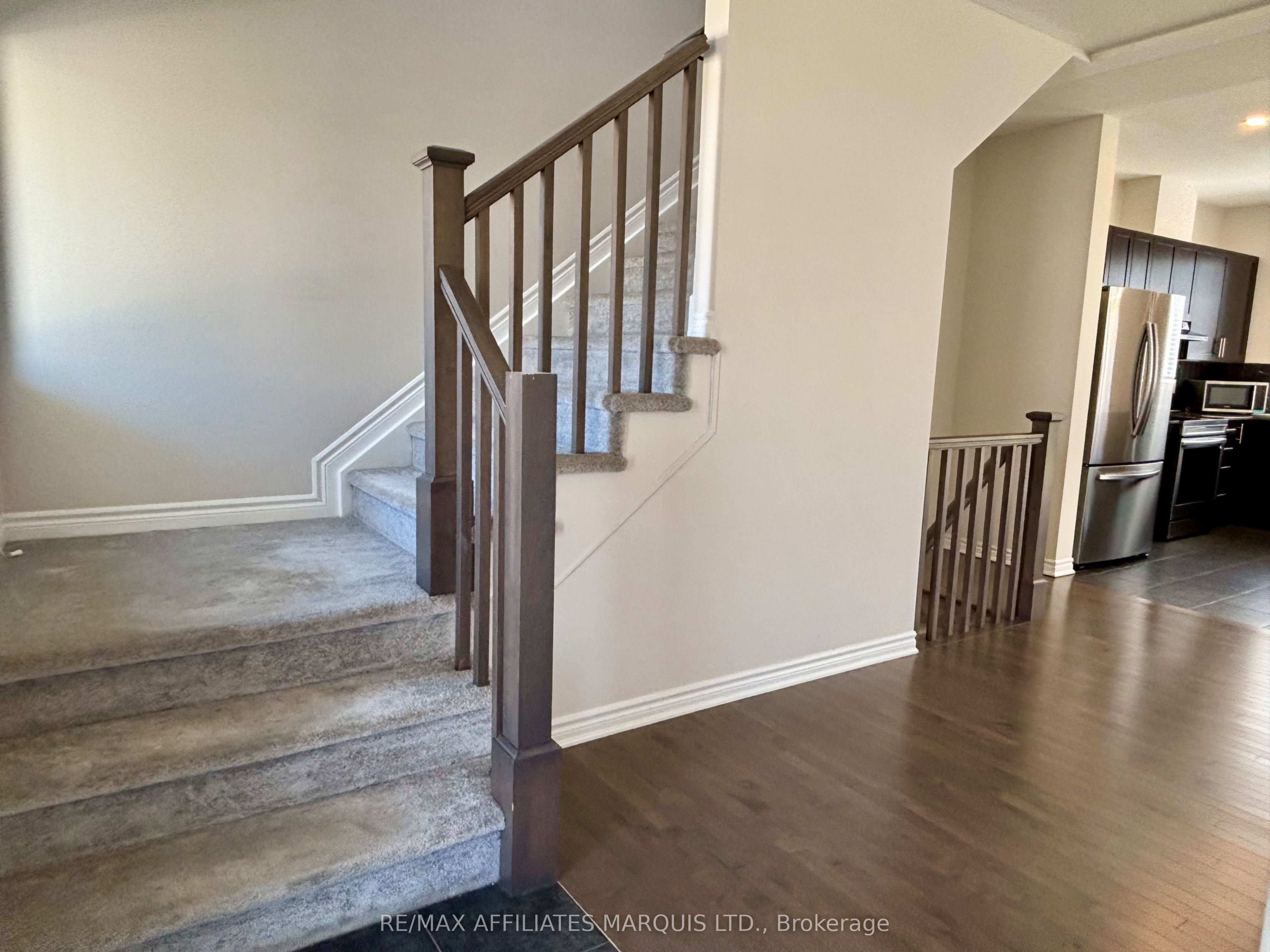 526 Sturnidae Street Property Photo 14