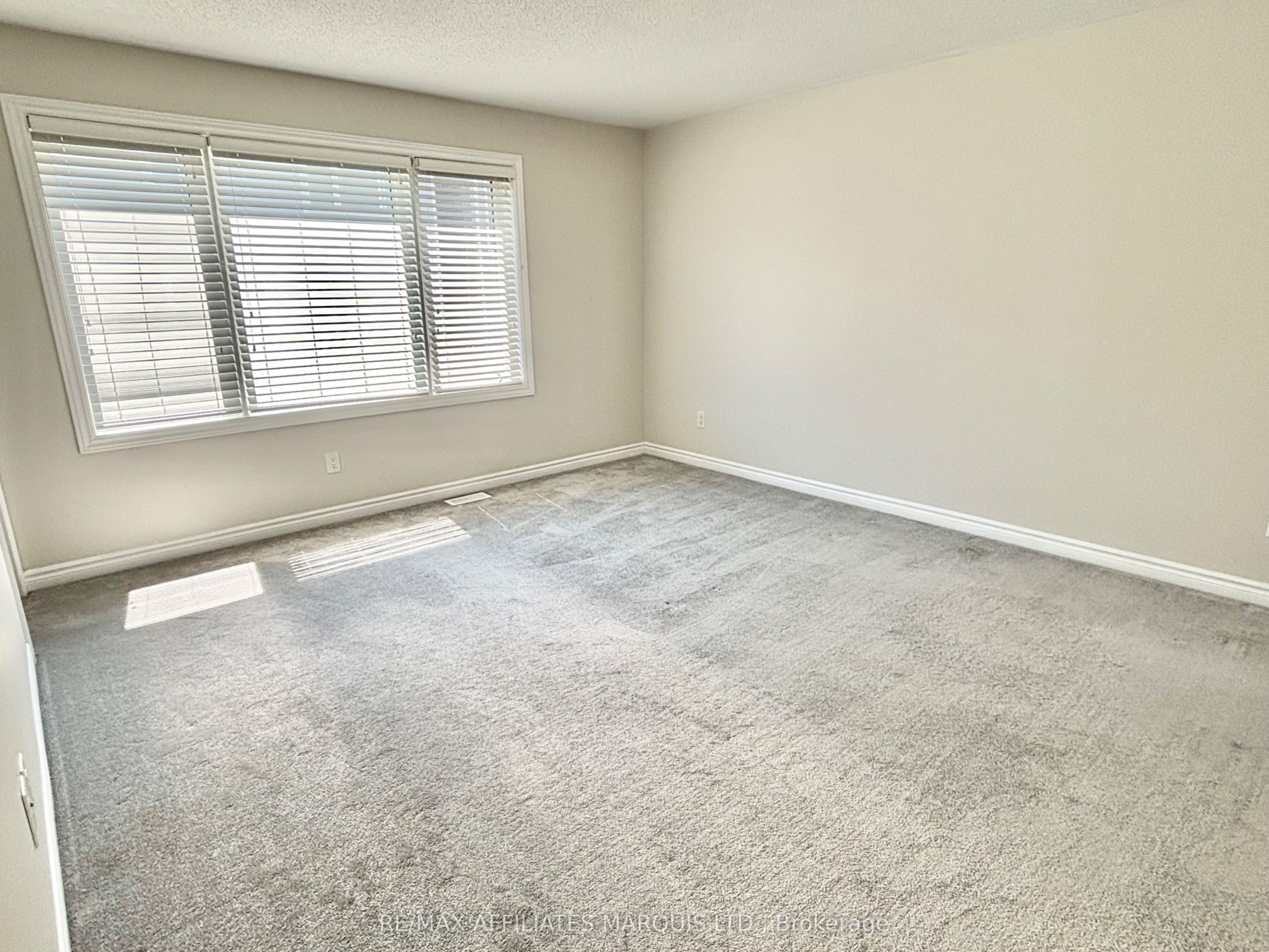526 Sturnidae Street Property Photo 16