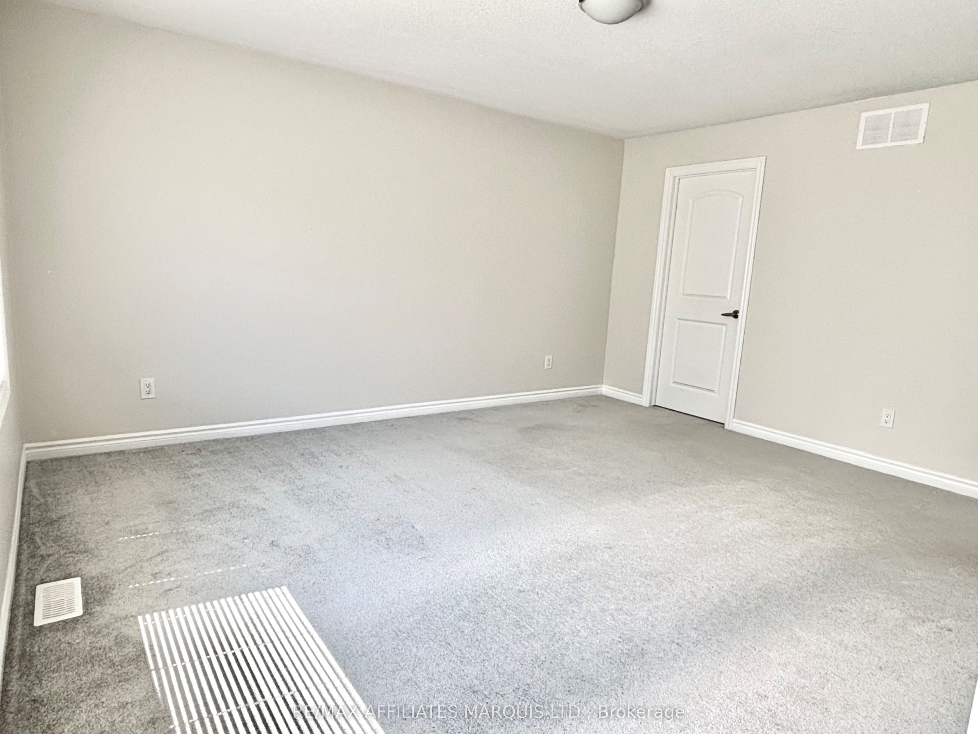 526 Sturnidae Street Property Photo 18