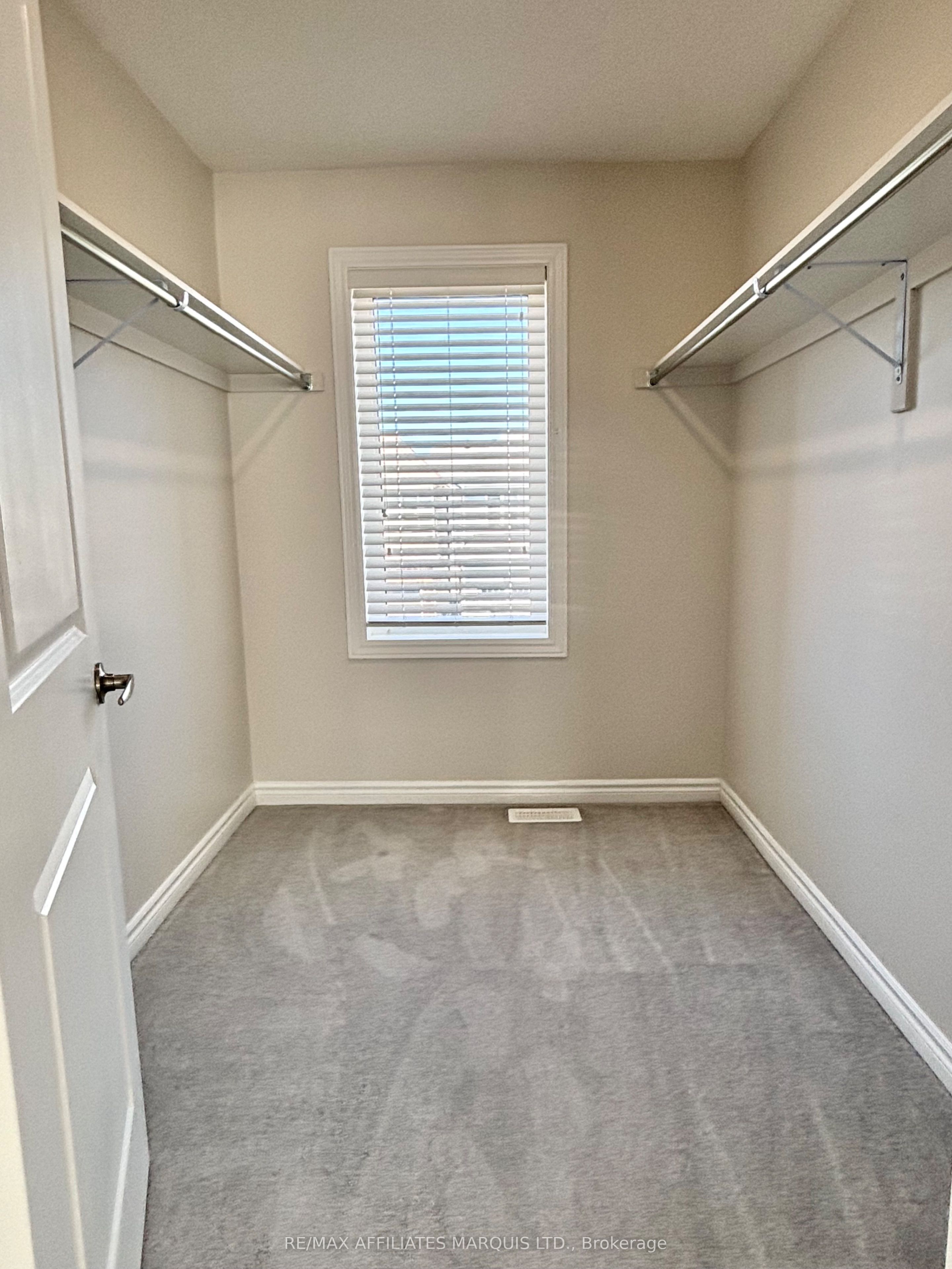 526 Sturnidae Street Property Photo 20