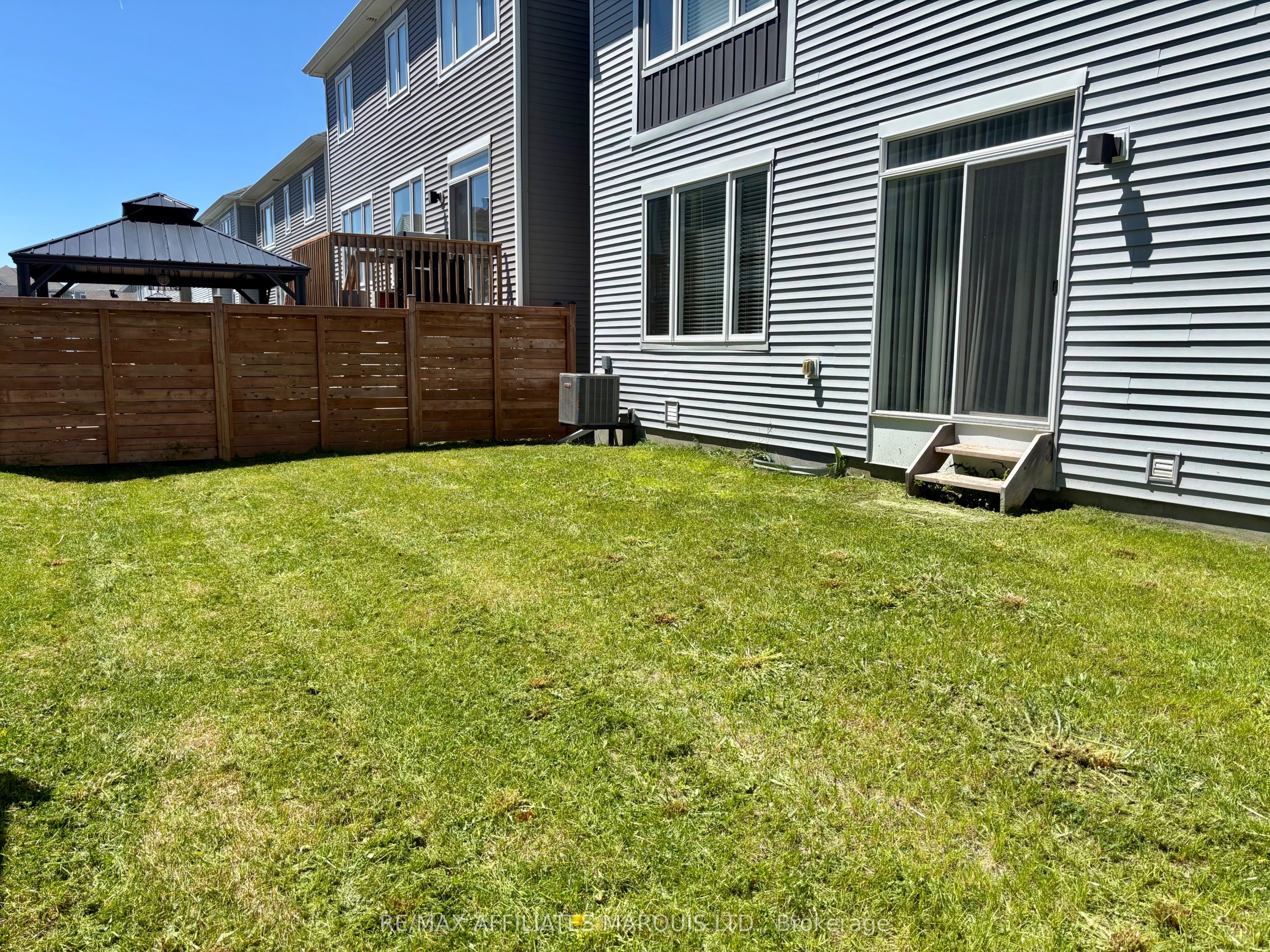 526 Sturnidae Street Property Photo 42
