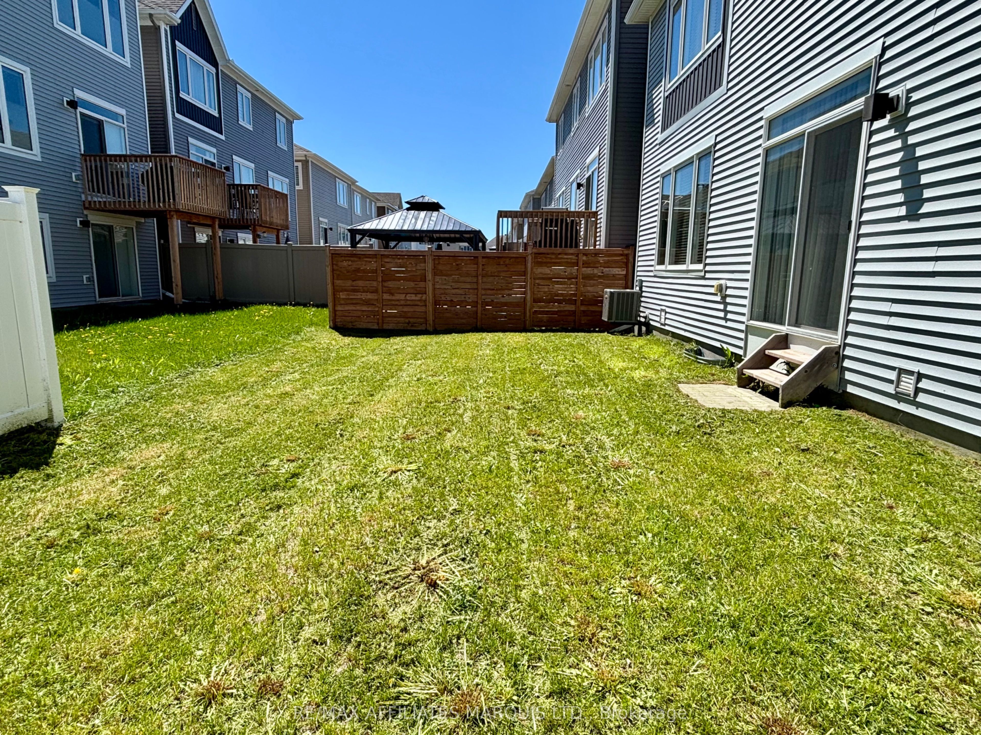 526 Sturnidae Street Property Photo 43