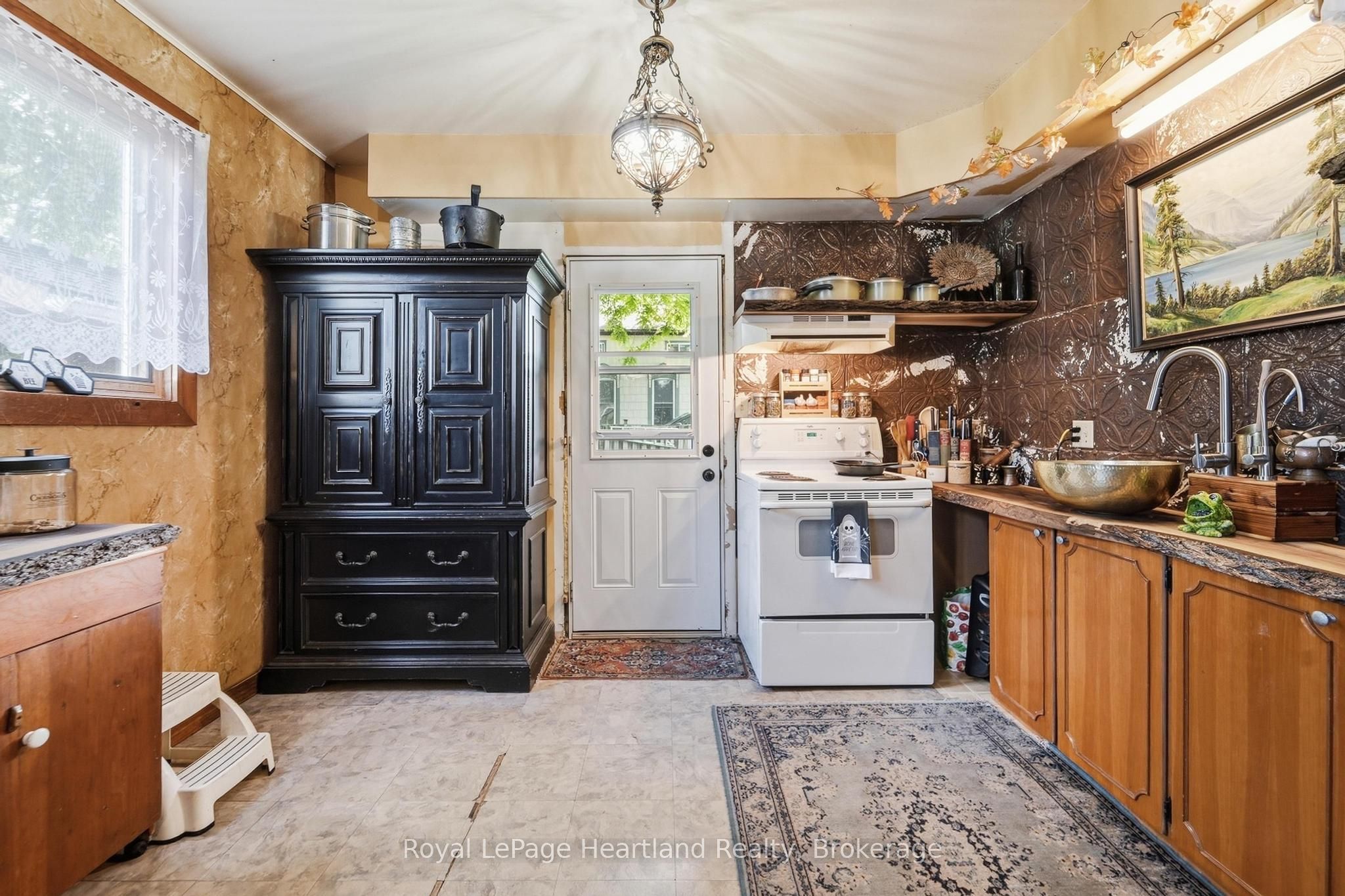 103 James St Street Property Photo 7