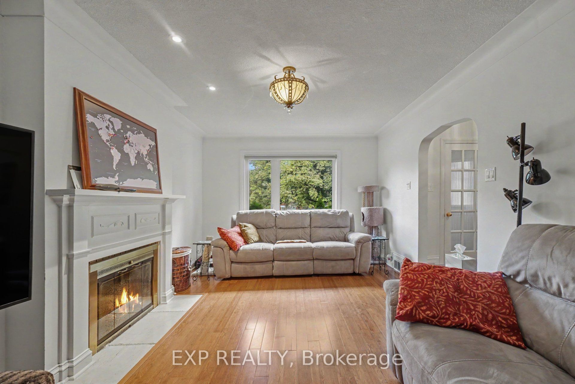 105 Donald Street Property Photo 2