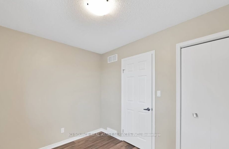 10 Gibson Place Property Photo 18