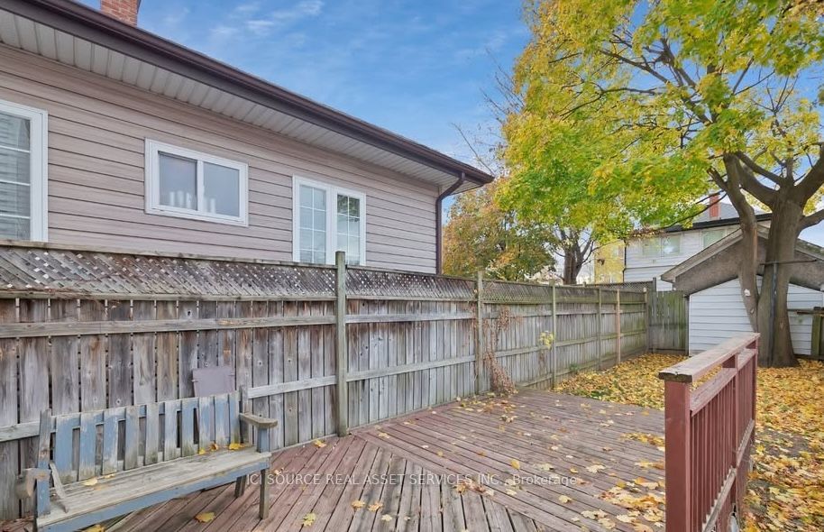 10 Gibson Place Property Photo 24