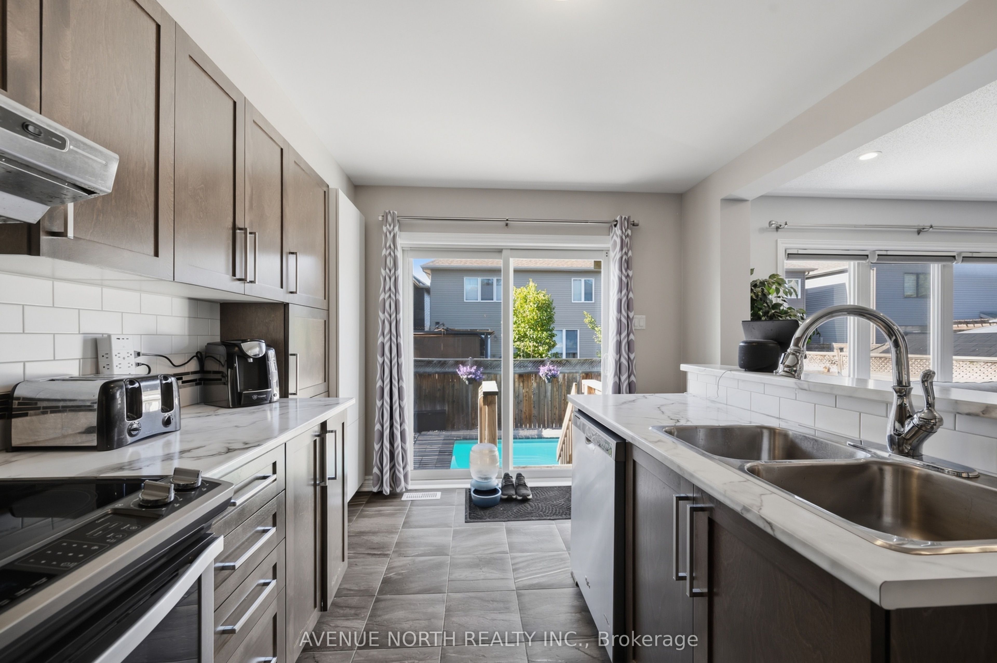 6363 Renaud Road Property Photo 13