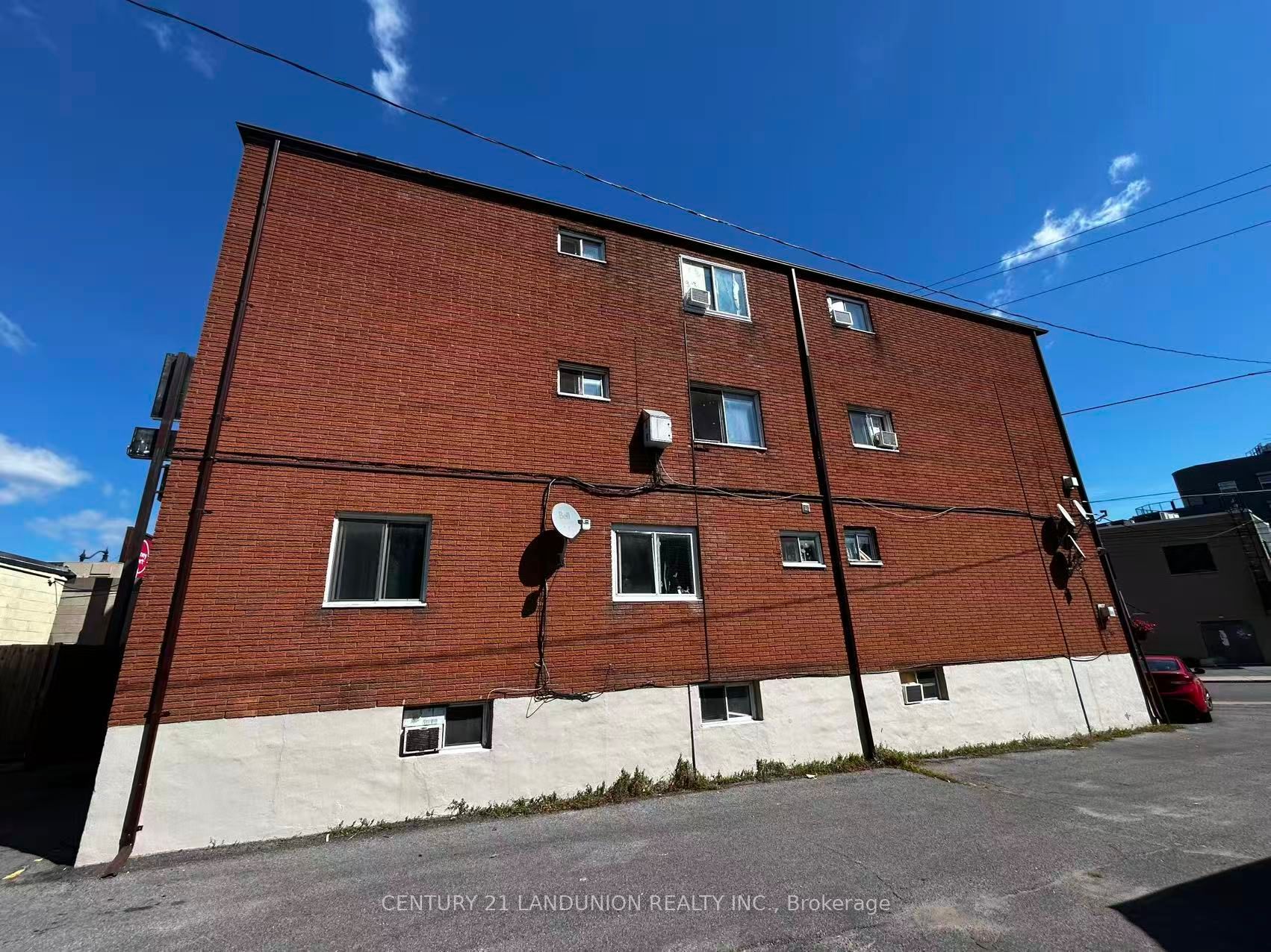 442 Macdonnell Street Property Photo 2