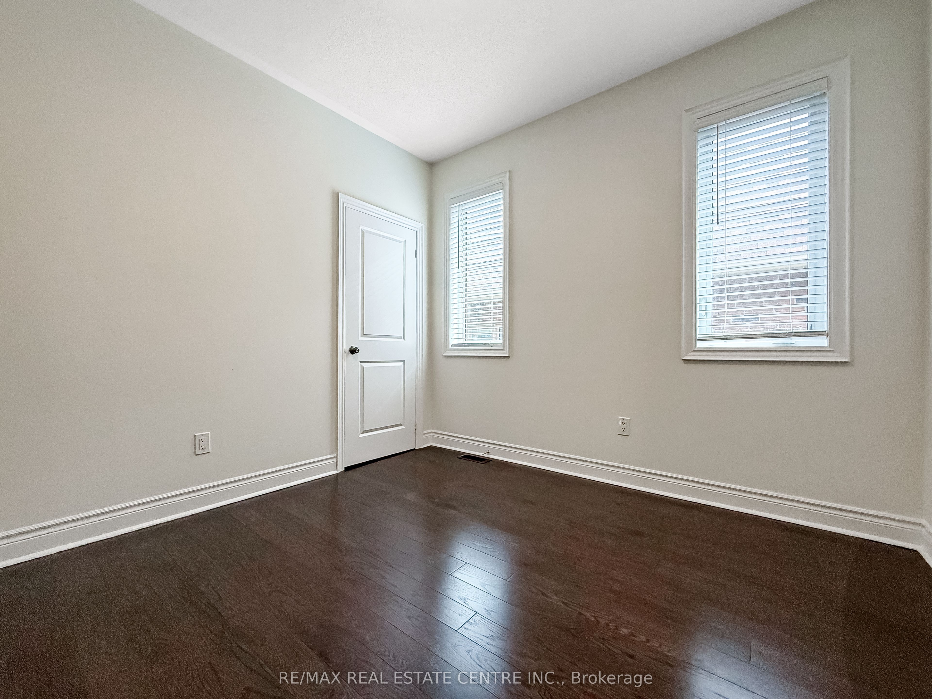 33 Stonegate Avenue Property Photo 28