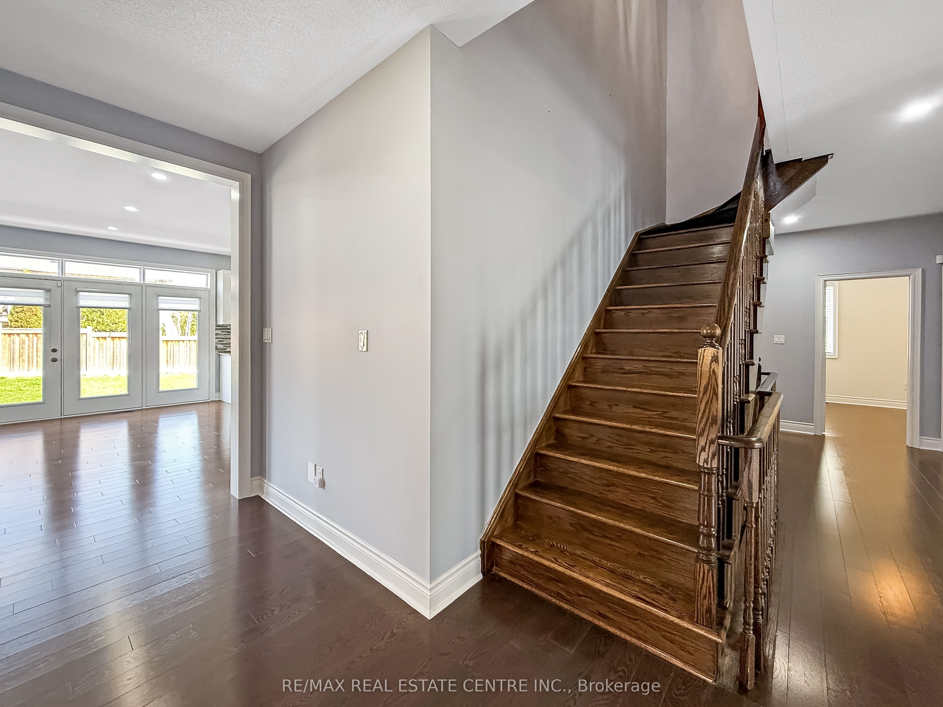 33 Stonegate Avenue Property Photo 34