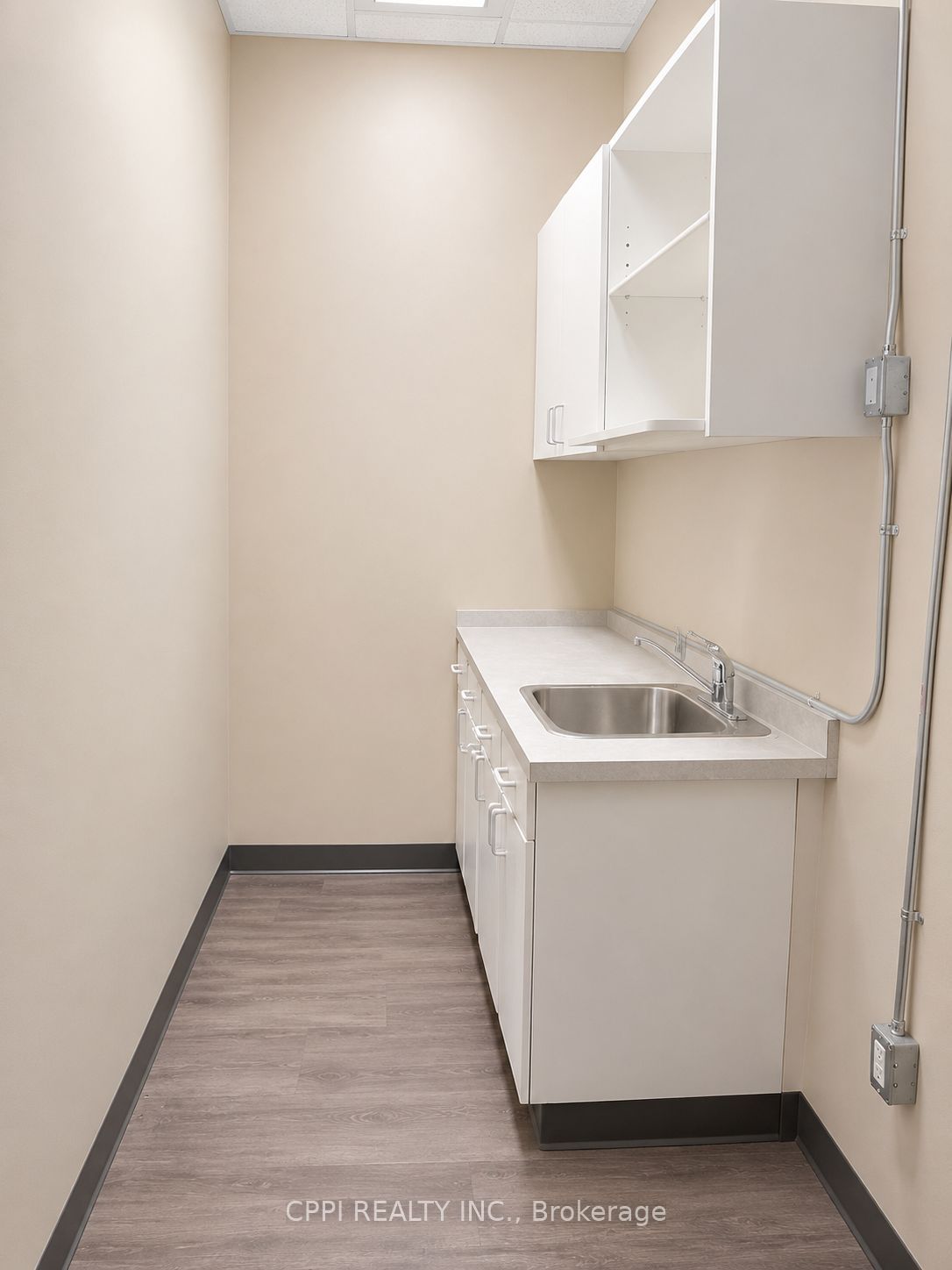 368 George Street N Property Photo 7