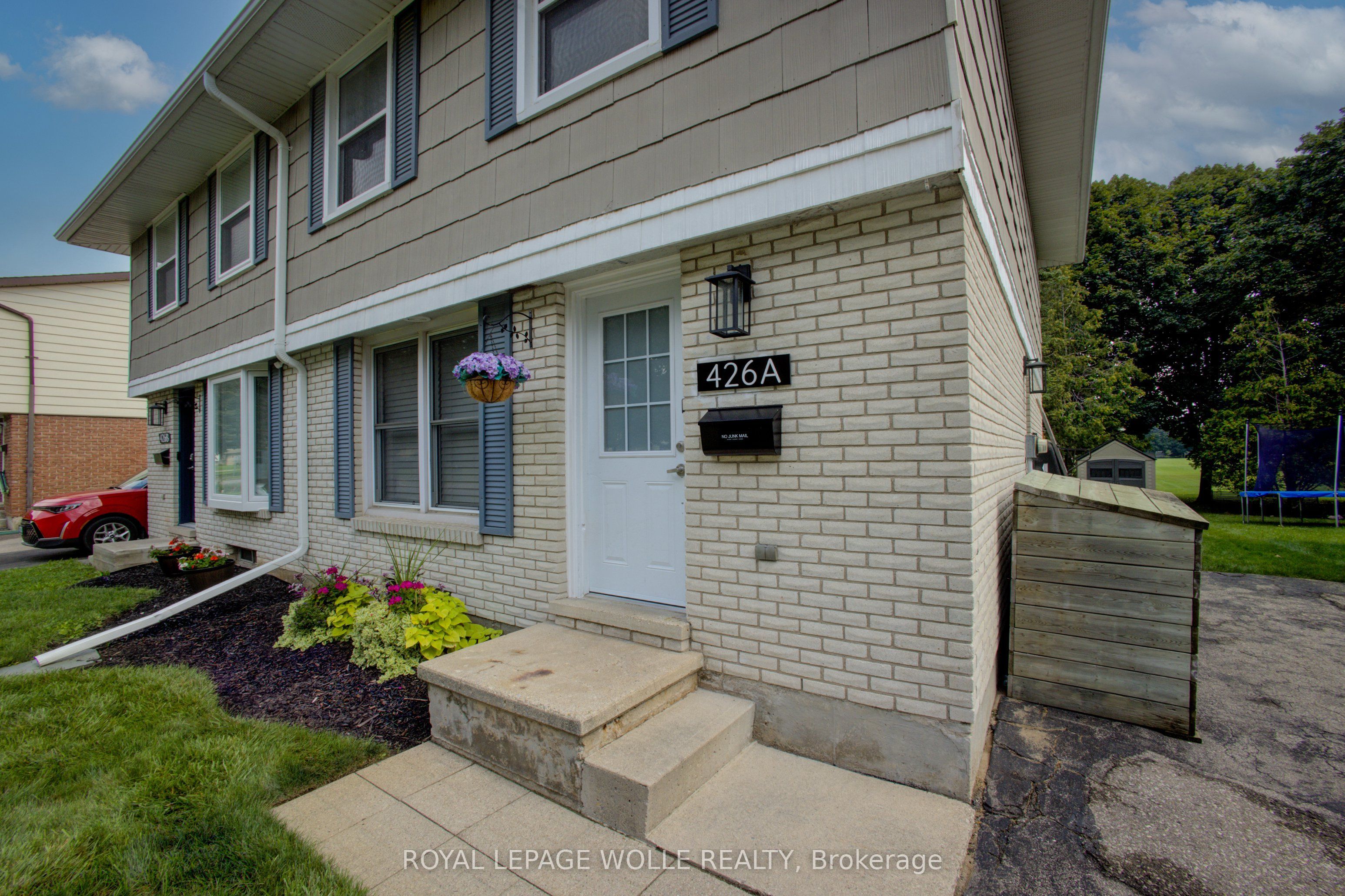 426a Dunvegan Drive Property Photo 1