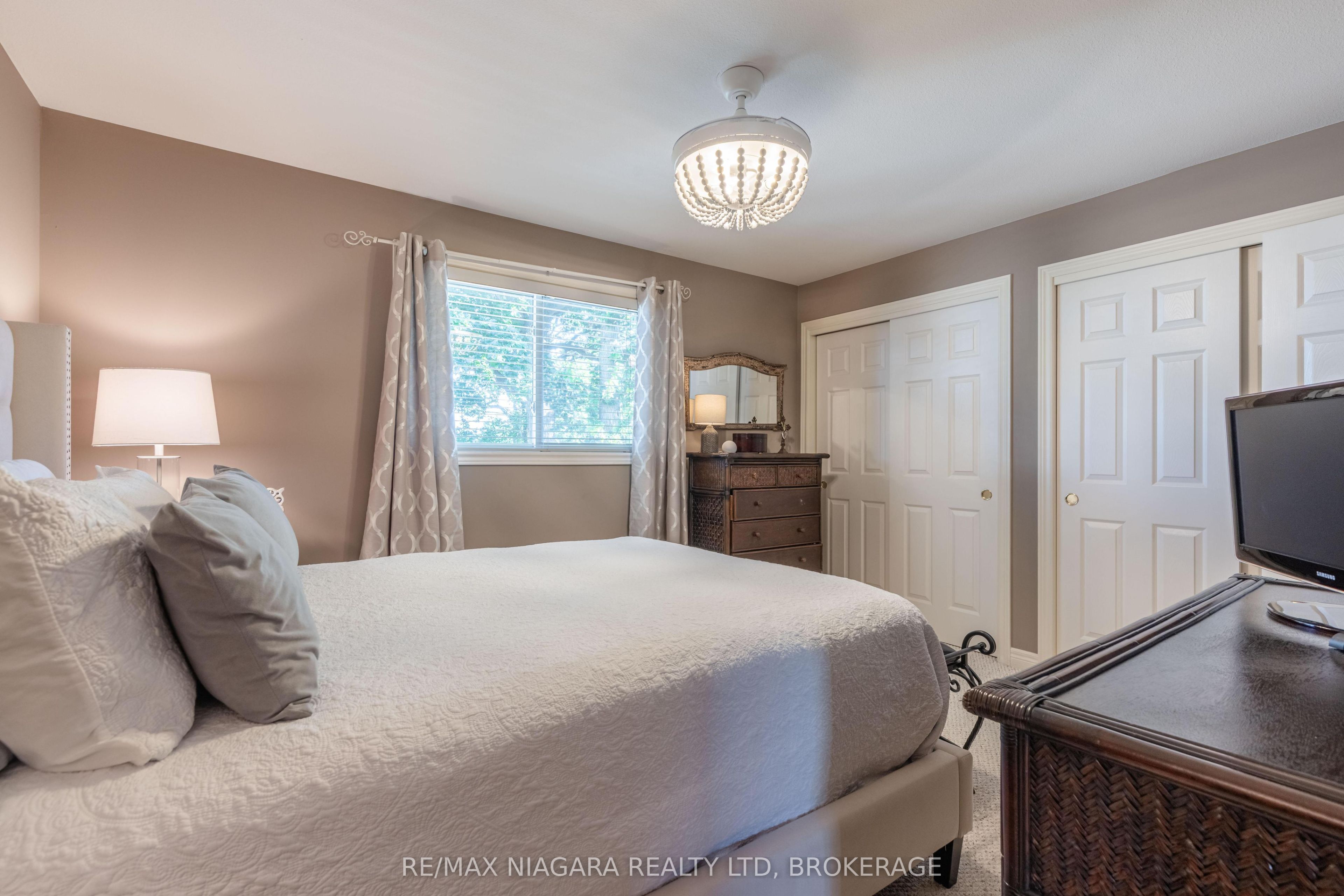 7919 Fleming Drive Property Photo 11