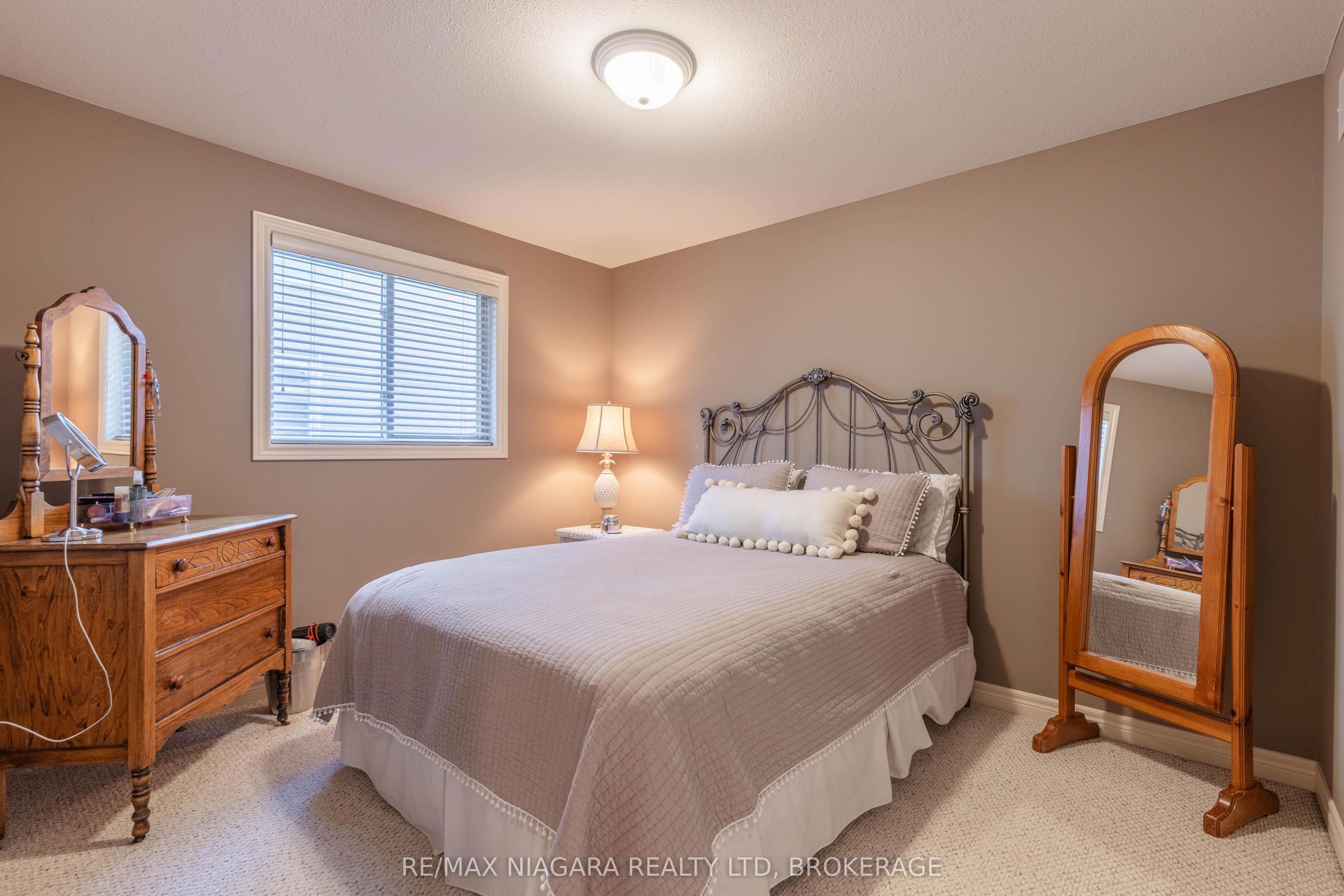 7919 Fleming Drive Property Photo 15