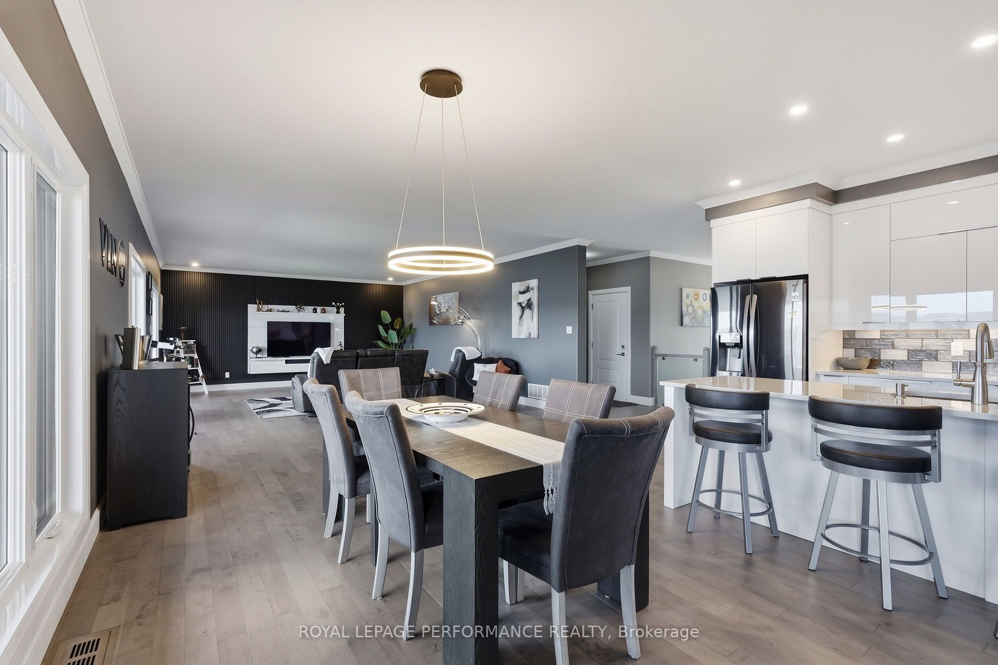 1984 Bay Road Property Photo 9