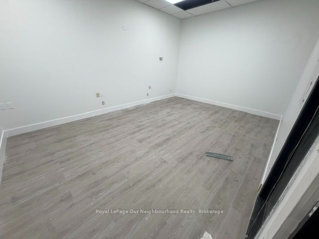 1135 Lansdowne Street W 245 Property Photo 20