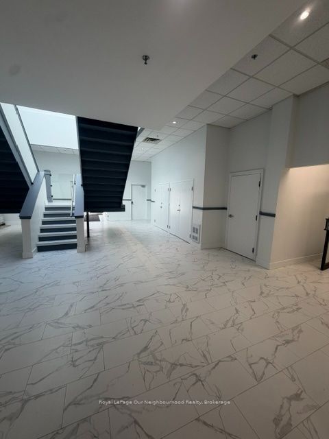 1135 Lansdowne Street W 245 Property Photo 23