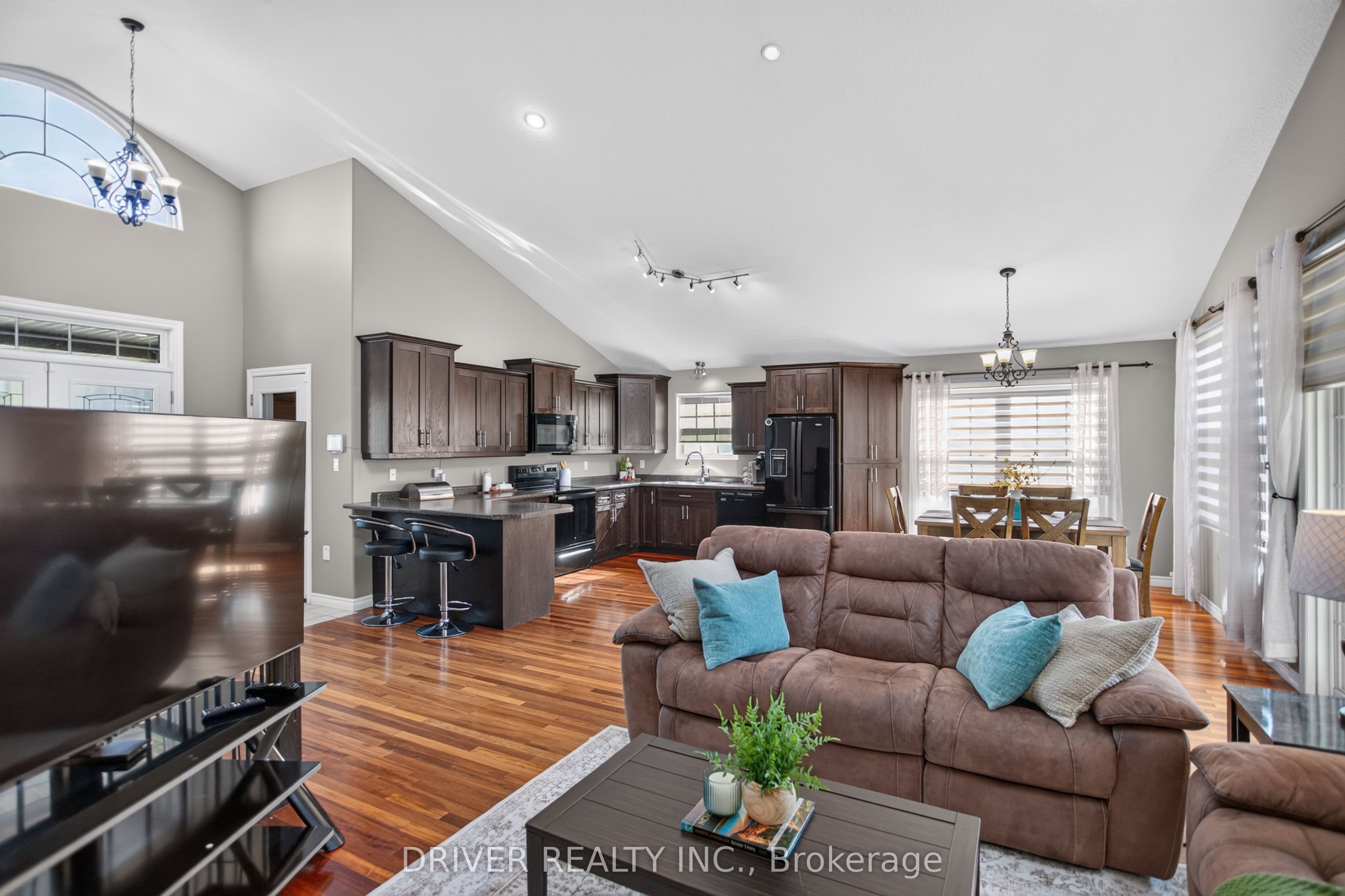 50 Treadwell Street Property Photo 11