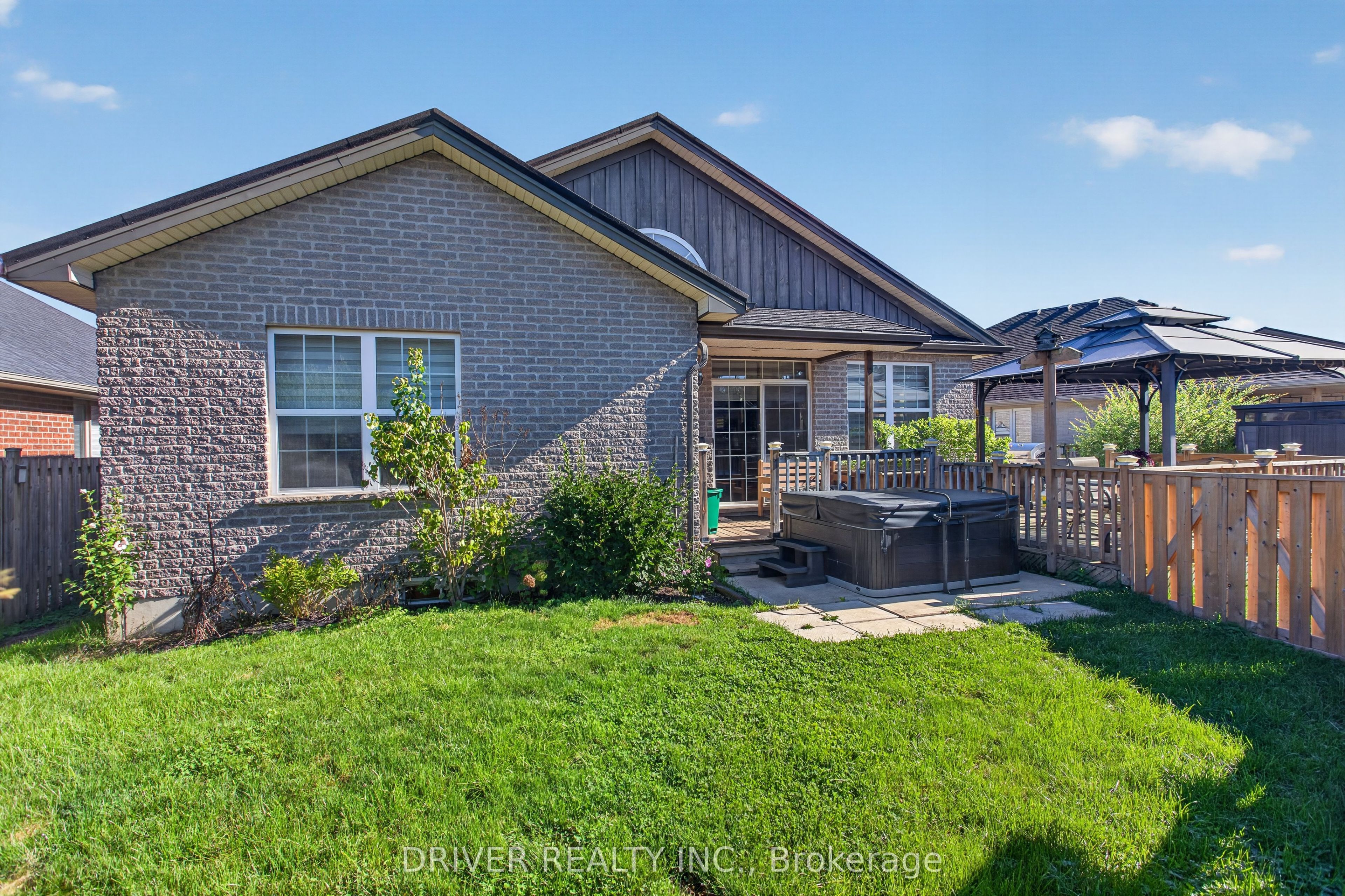 50 Treadwell Street Property Photo 32
