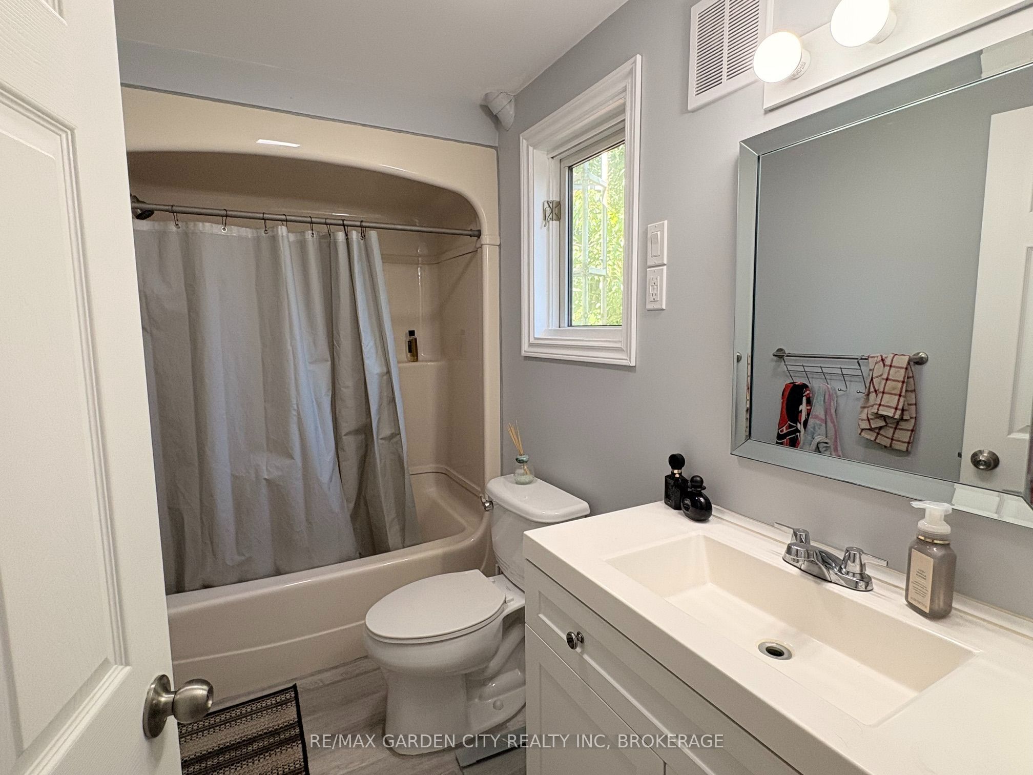6375 Culp Street Property Photo 6