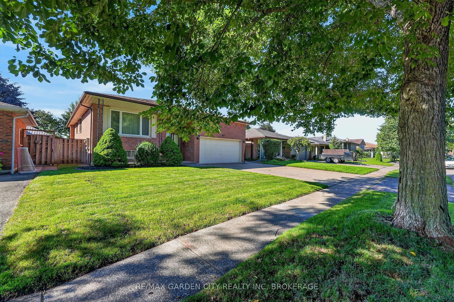 67 College Park Drive Property Photo 3