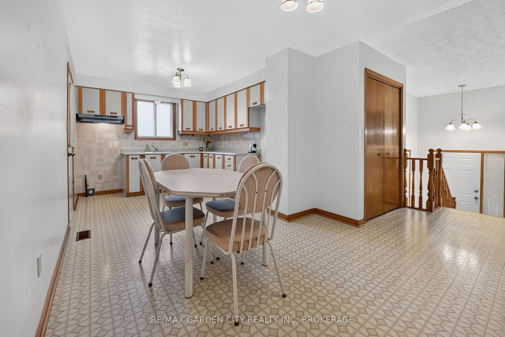 67 College Park Drive Property Photo 11
