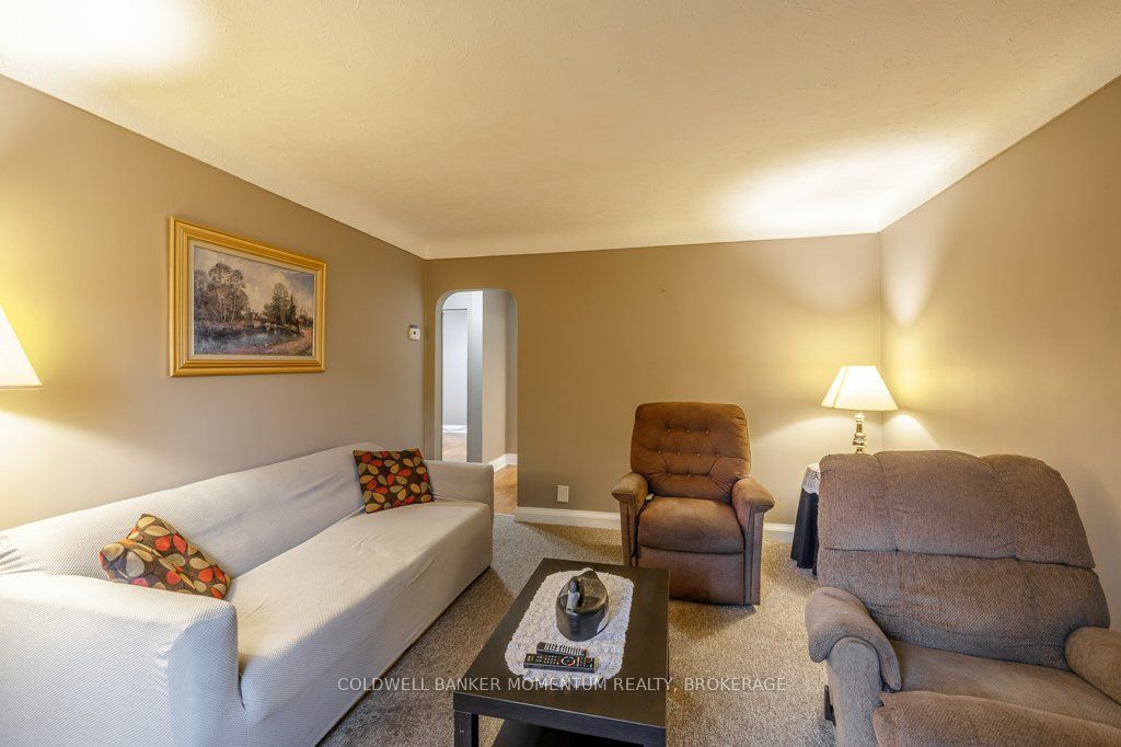 25 Clayburn Avenue Property Photo 8
