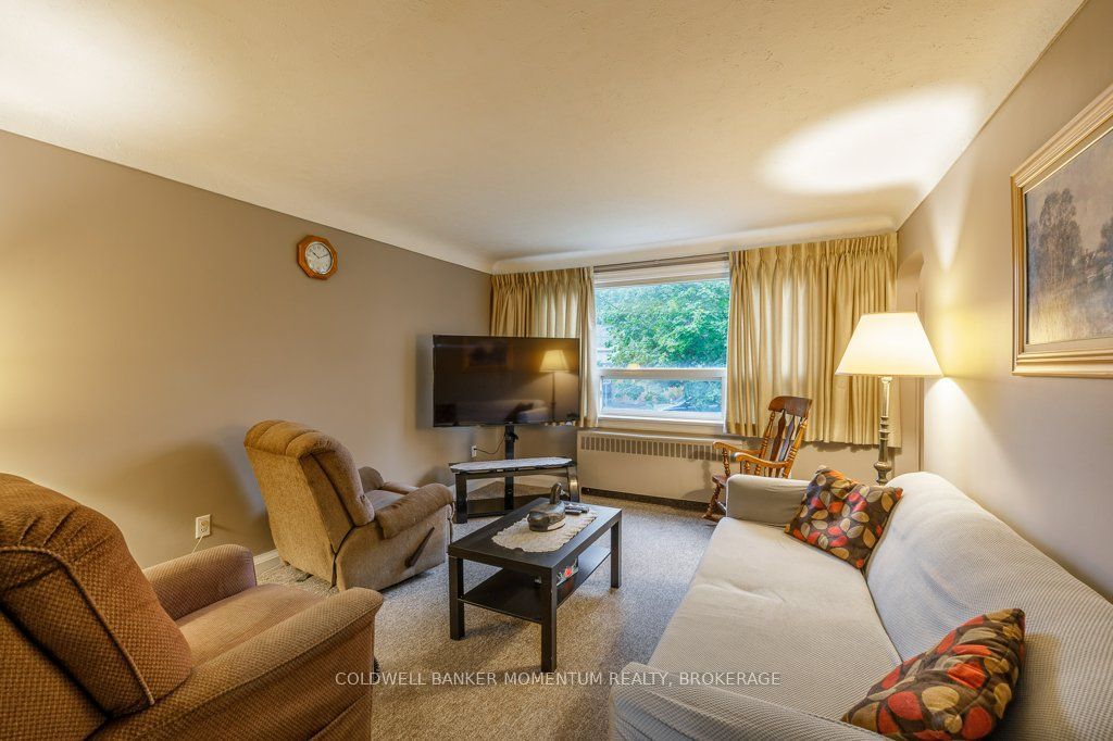 25 Clayburn Avenue Property Photo 9