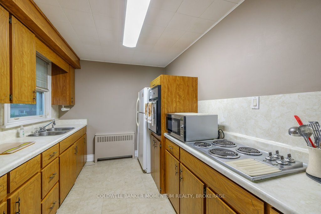 25 Clayburn Avenue Property Photo 14