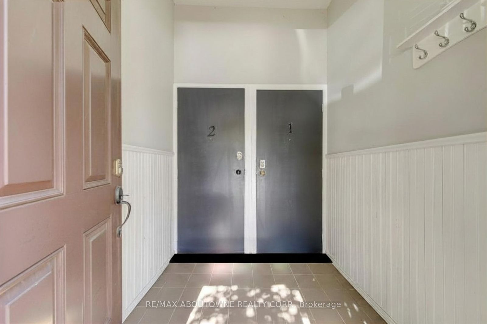 100 Grant Avenue Property Photo 3
