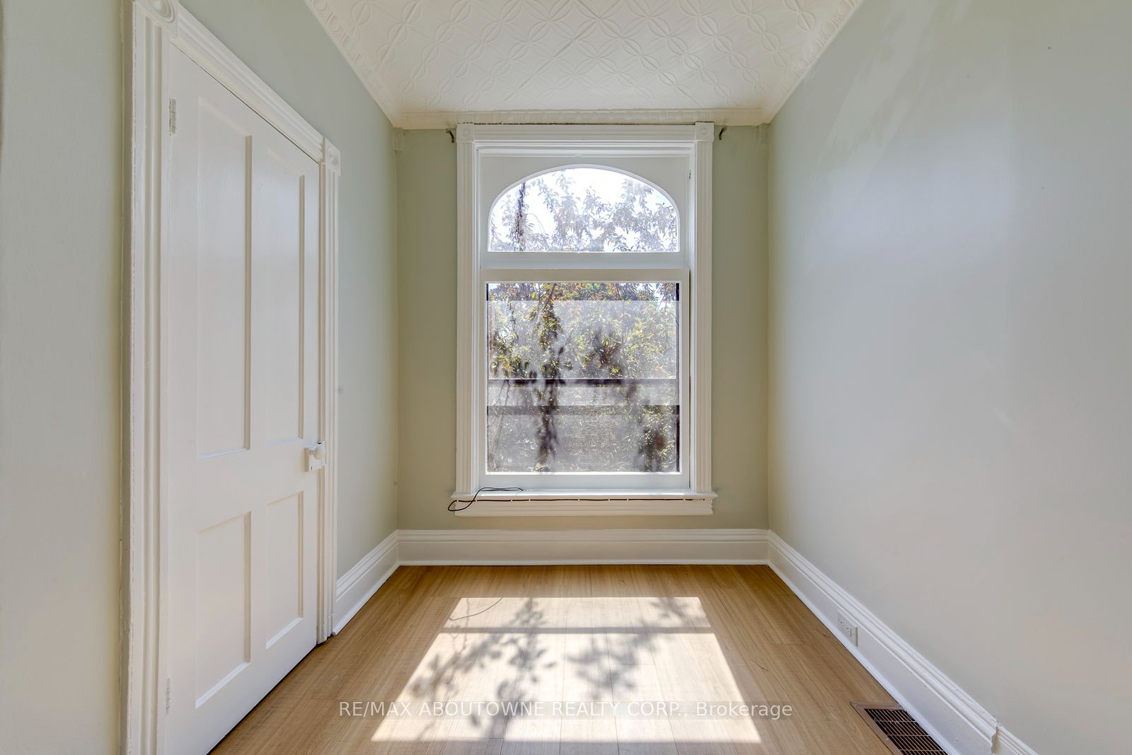 100 Grant Avenue Property Photo 21