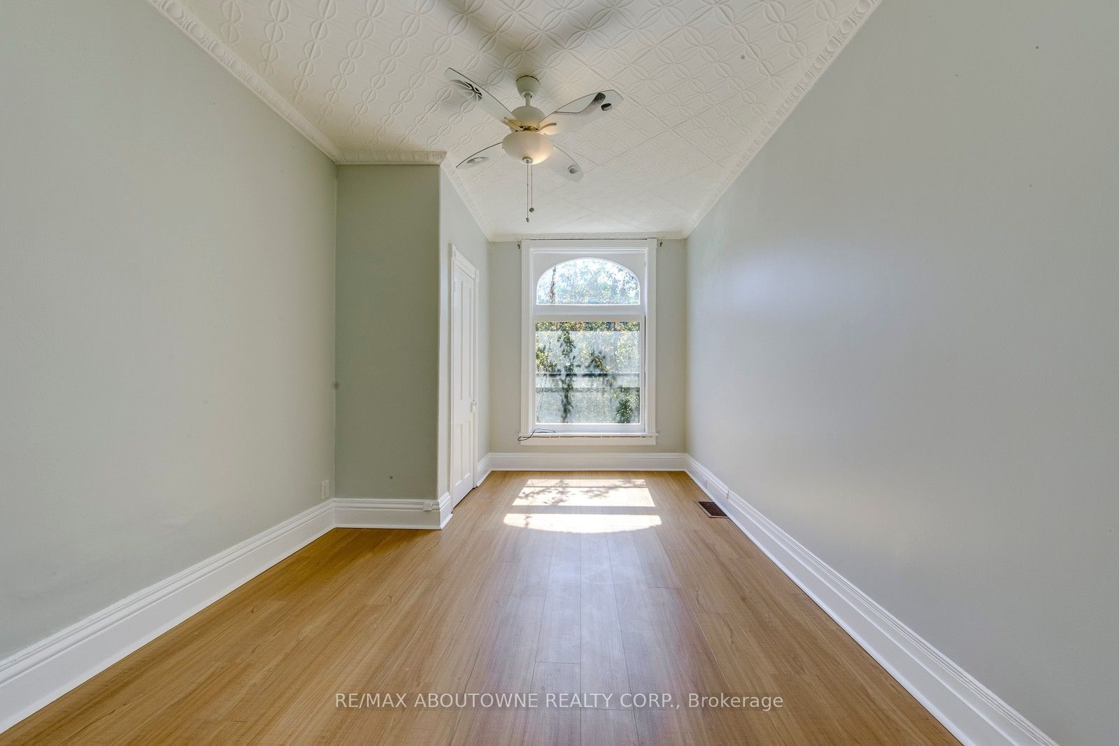 100 Grant Avenue Property Photo 22