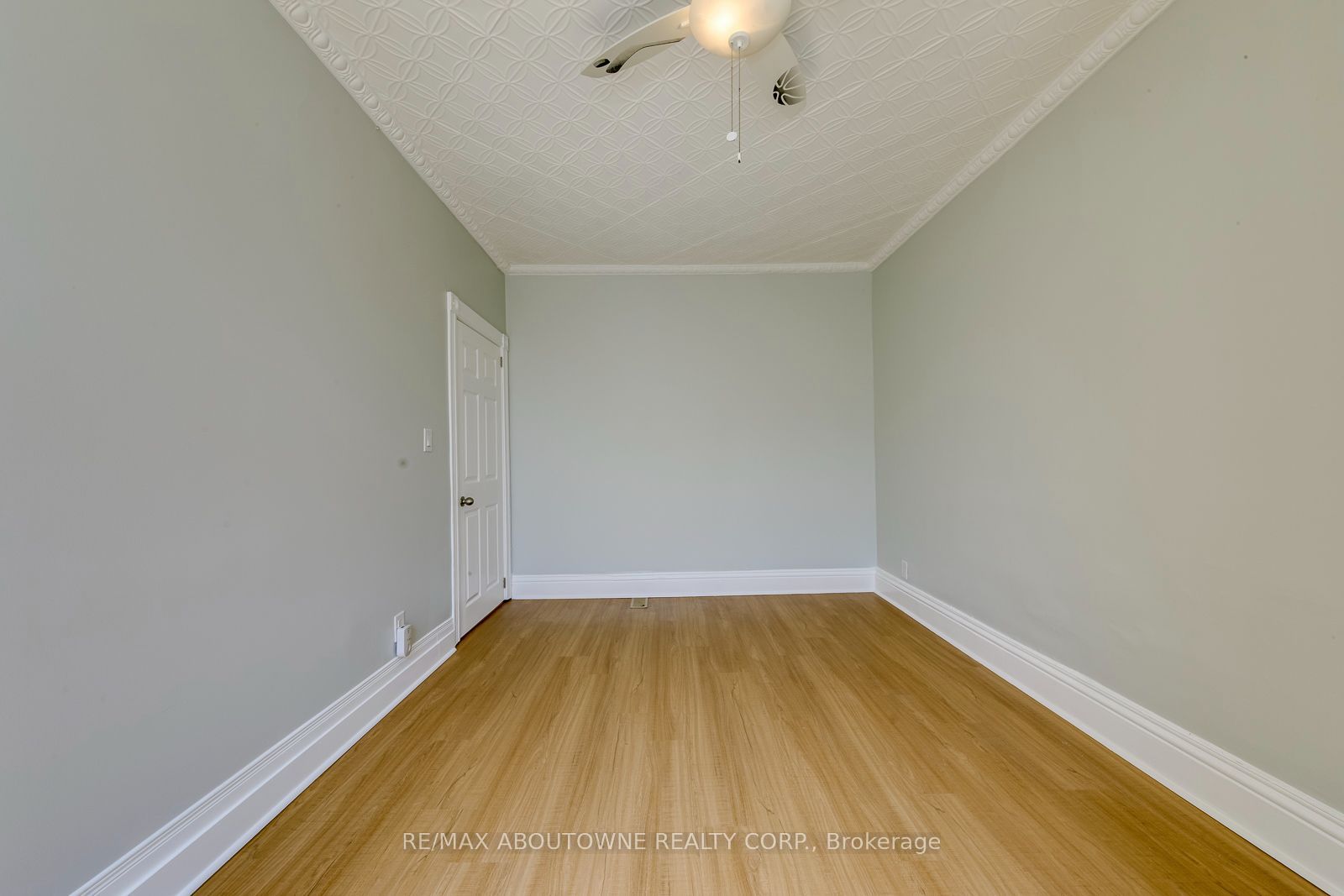 100 Grant Avenue Property Photo 23