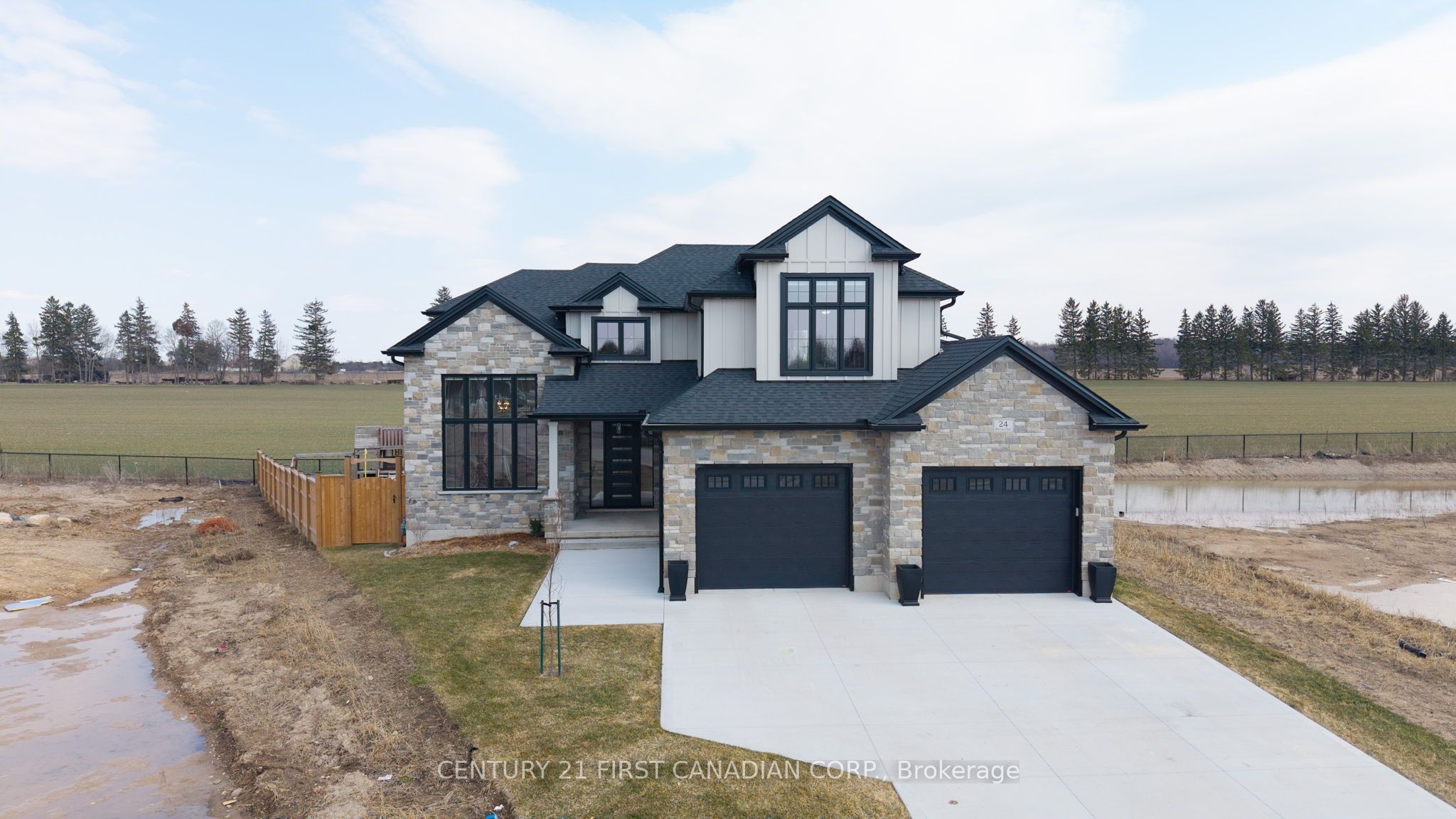 24 Postma Crescent Property Photo 1