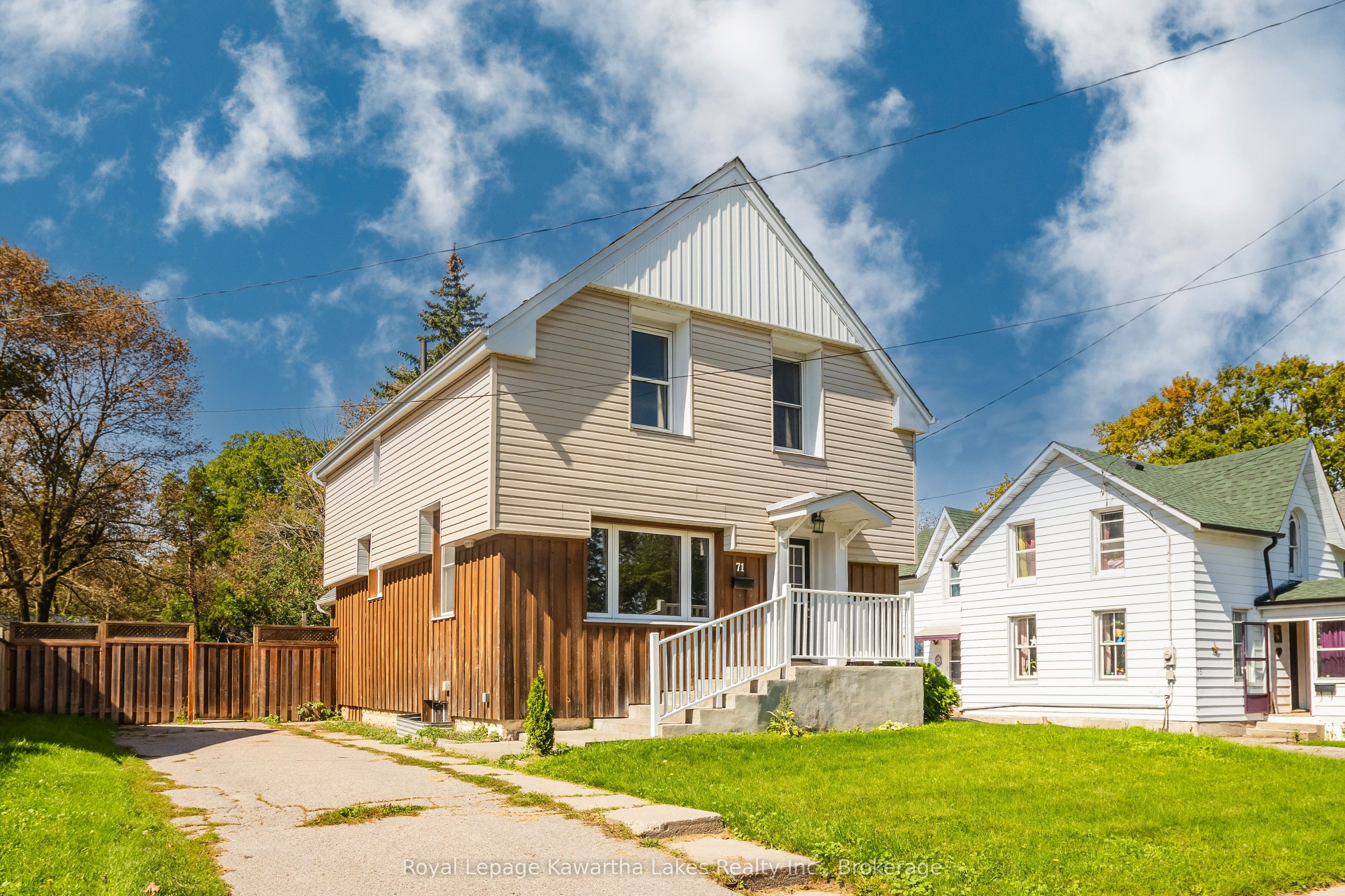 71 Victoria Avenue N Property Photo 1